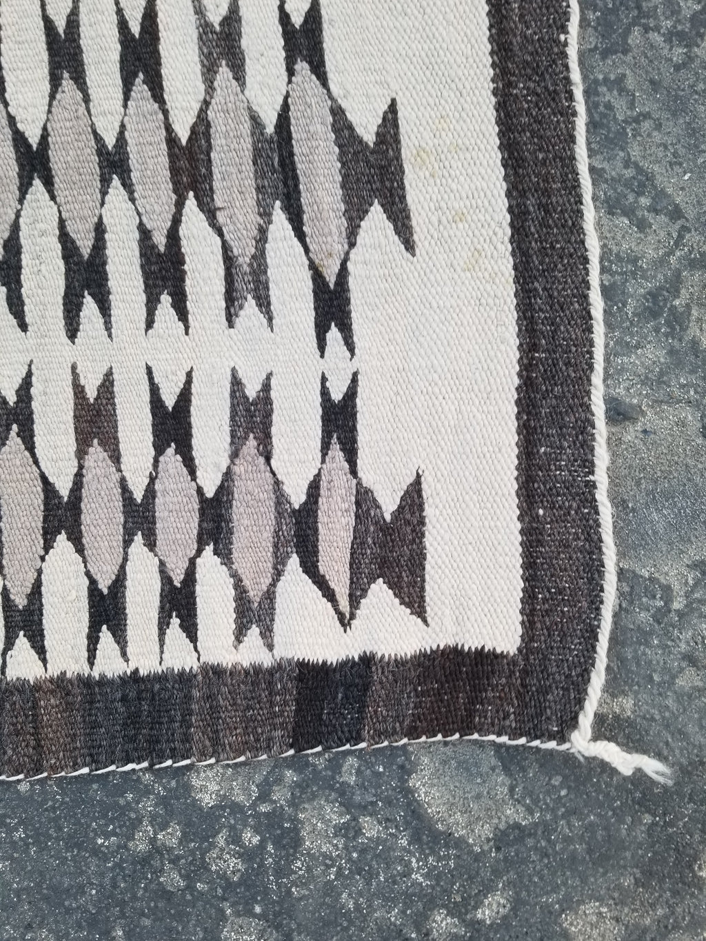 Vintage Traditional Handmade Native American Navajo Gallup Throw Wool Rug 73x66cm