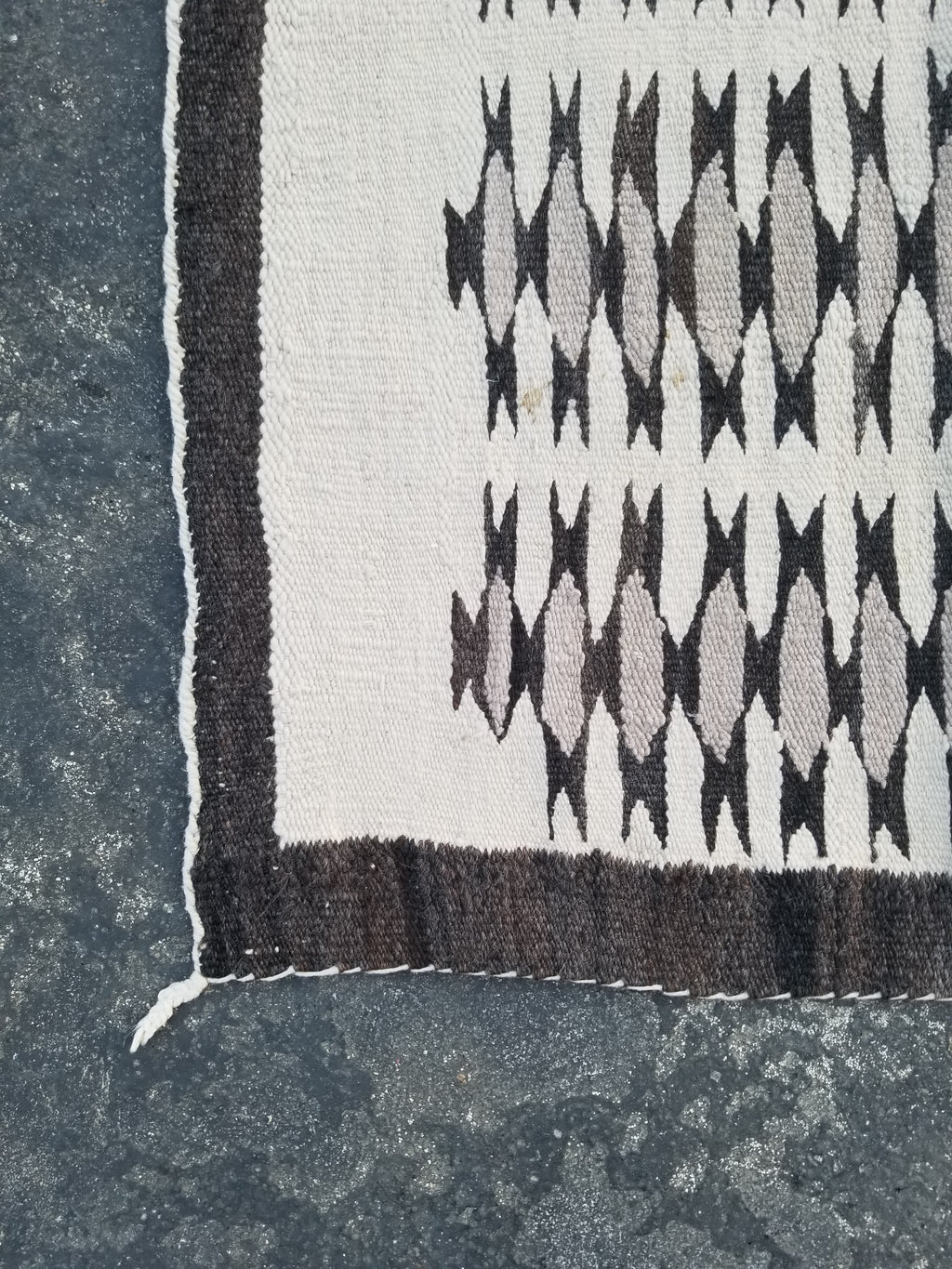 Vintage Traditional Handmade Native American Navajo Gallup Throw Wool Rug 73x66cm