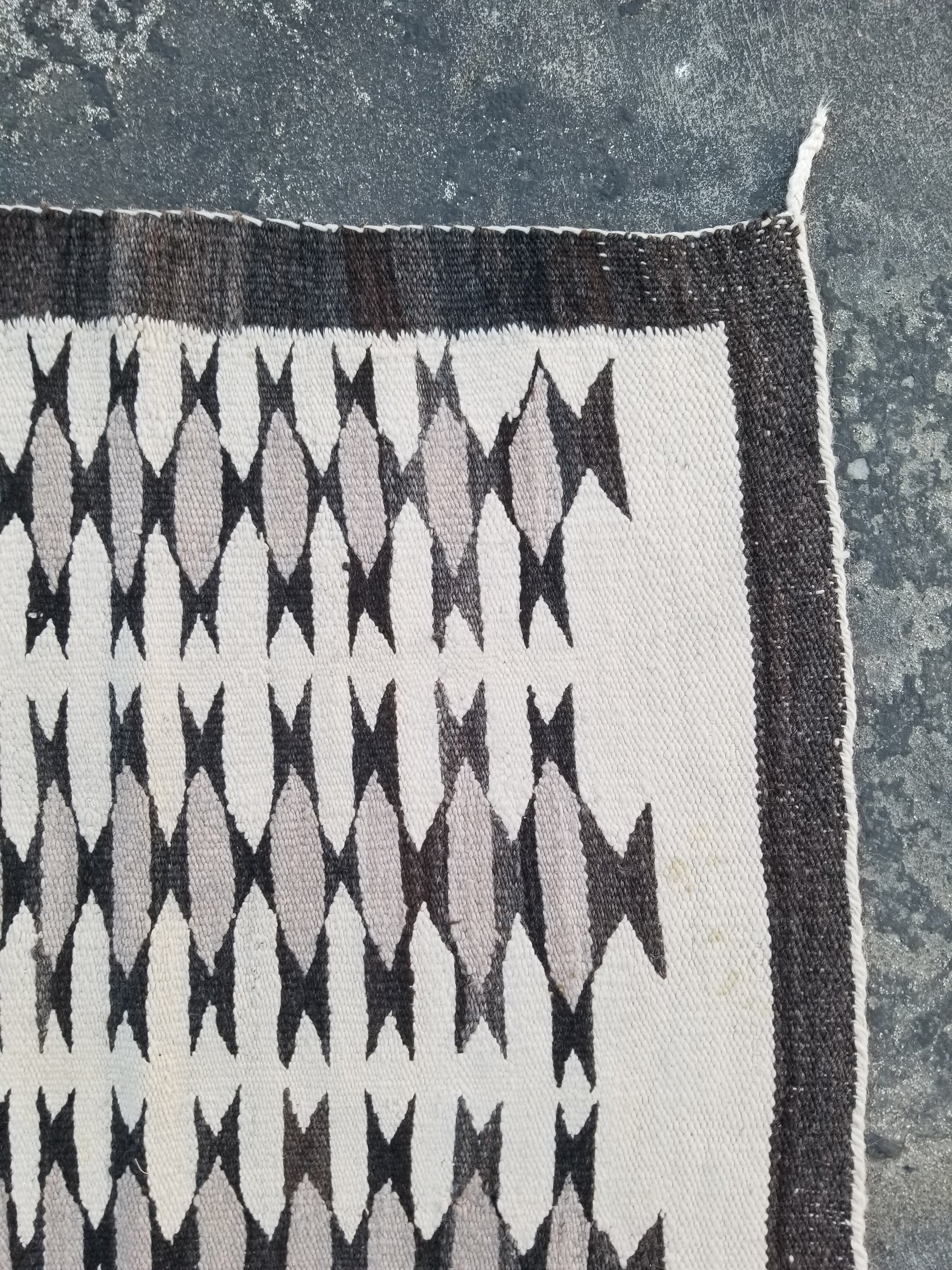 Vintage Traditional Handmade Native American Navajo Gallup Throw Wool Rug 73x66cm