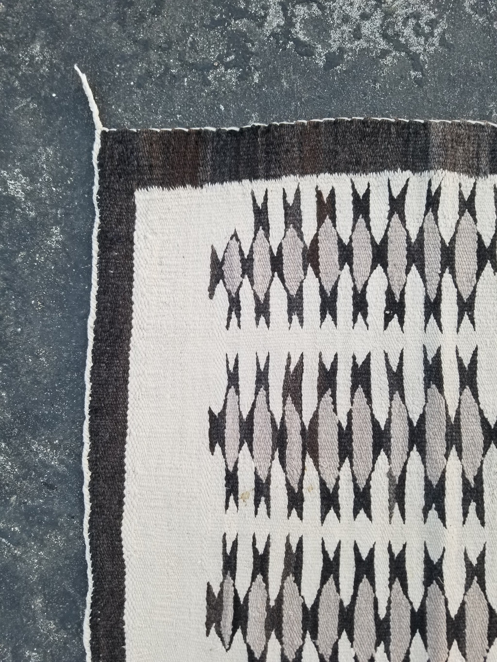 Vintage Traditional Handmade Native American Navajo Gallup Throw Wool Rug 73x66cm