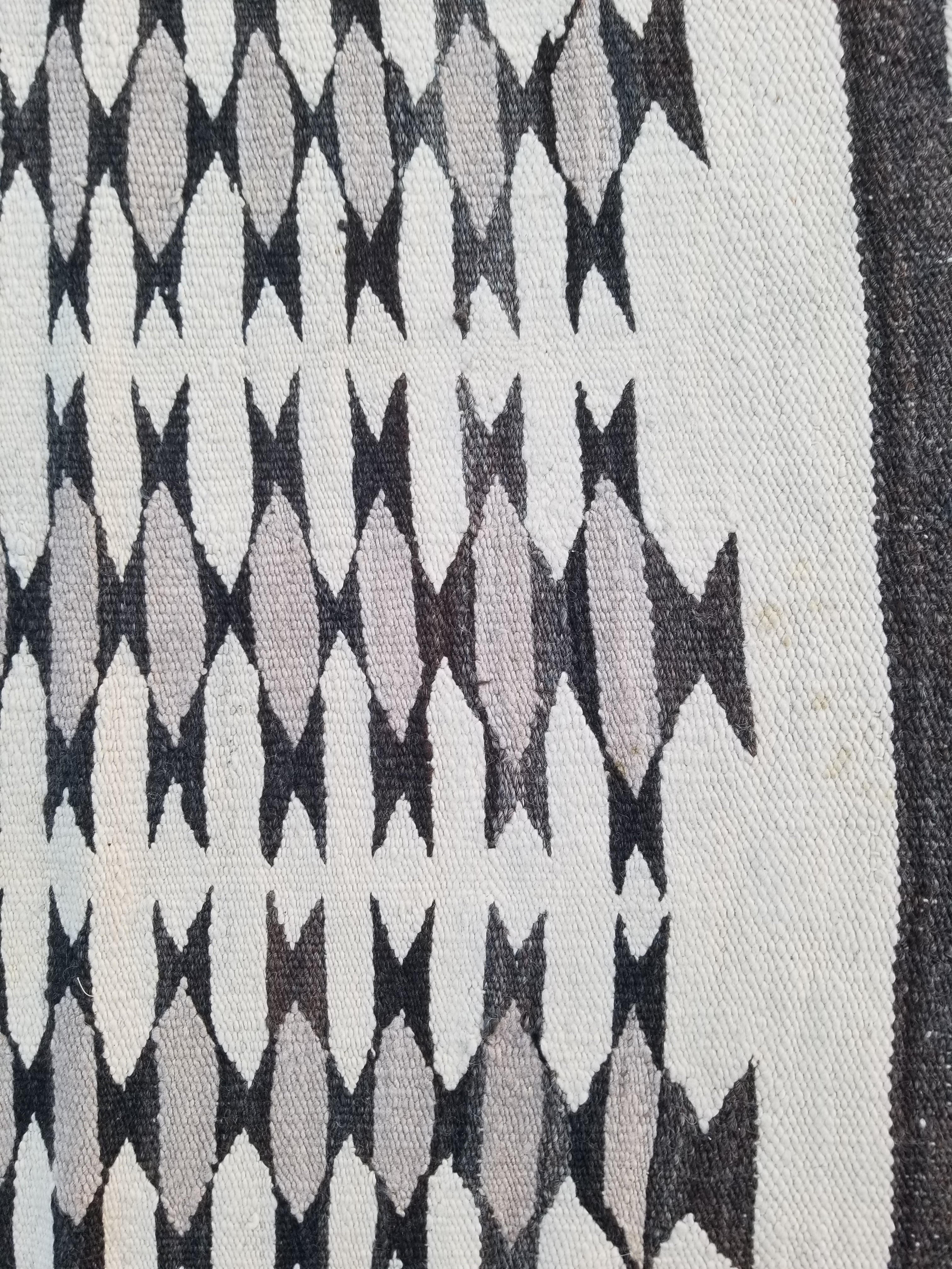 Vintage Traditional Handmade Native American Navajo Gallup Throw Wool Rug 73x66cm