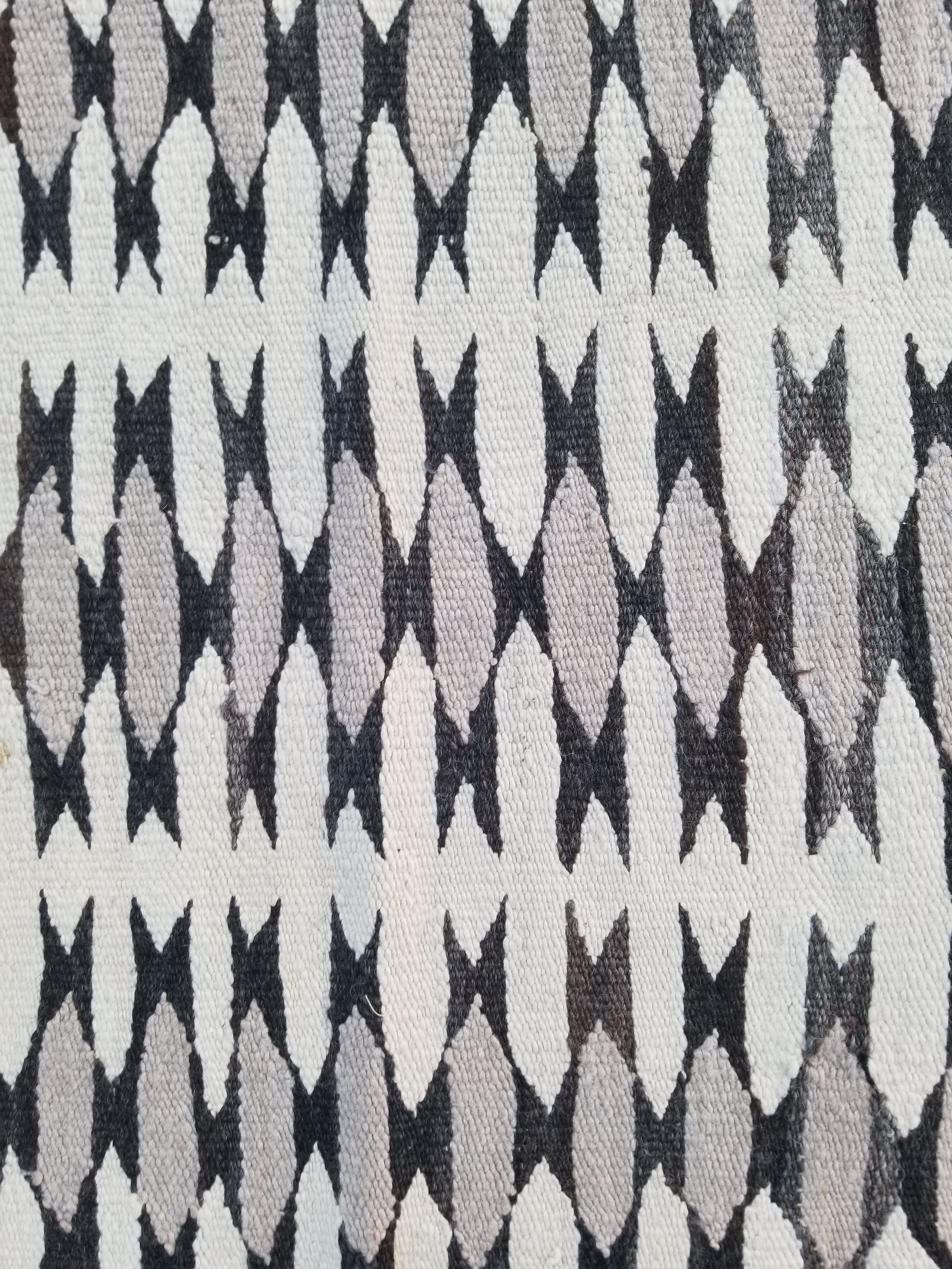 Vintage Traditional Handmade Native American Navajo Gallup Throw Wool Rug 73x66cm