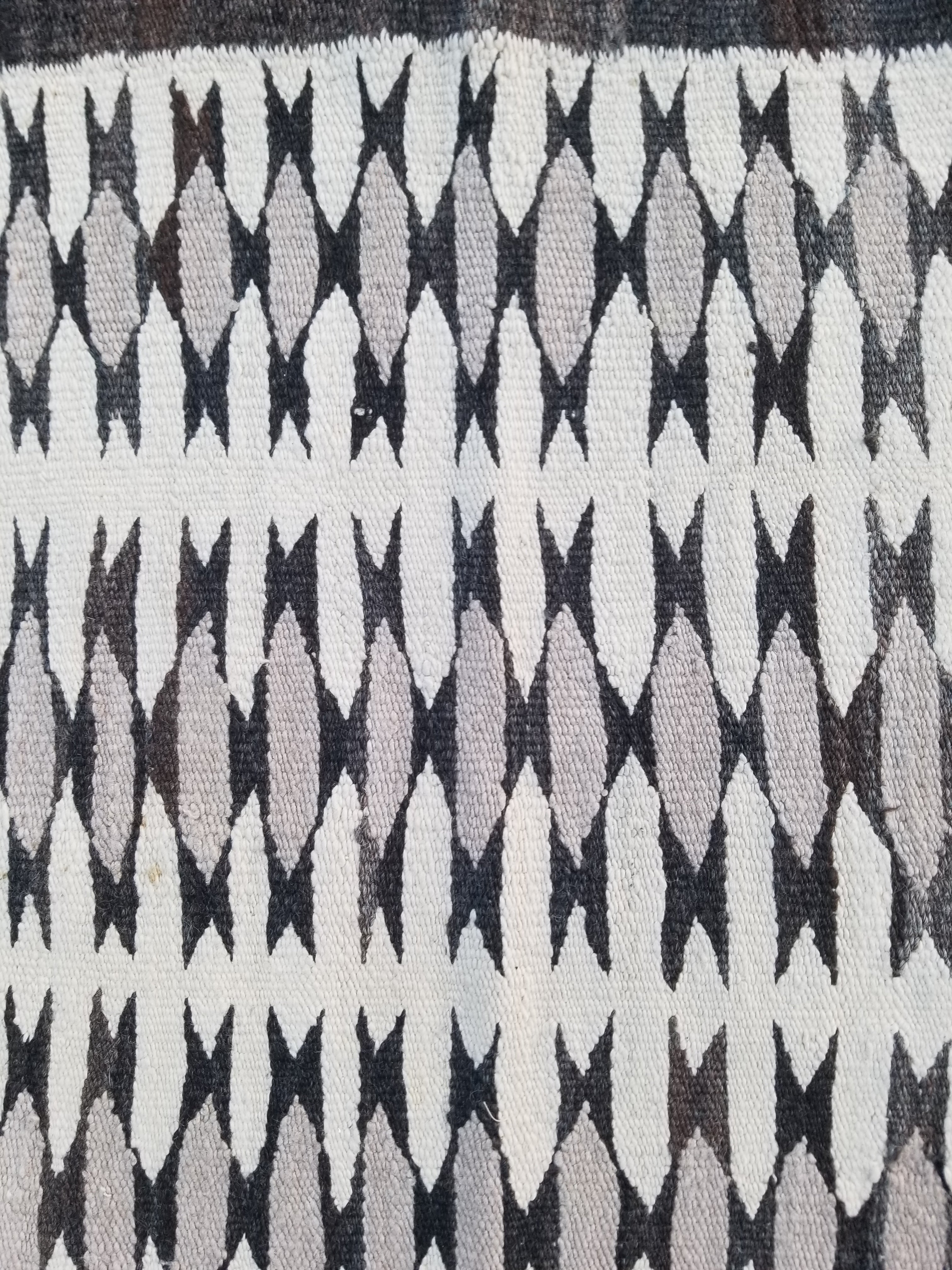 Vintage Traditional Handmade Native American Navajo Gallup Throw Wool Rug 73x66cm