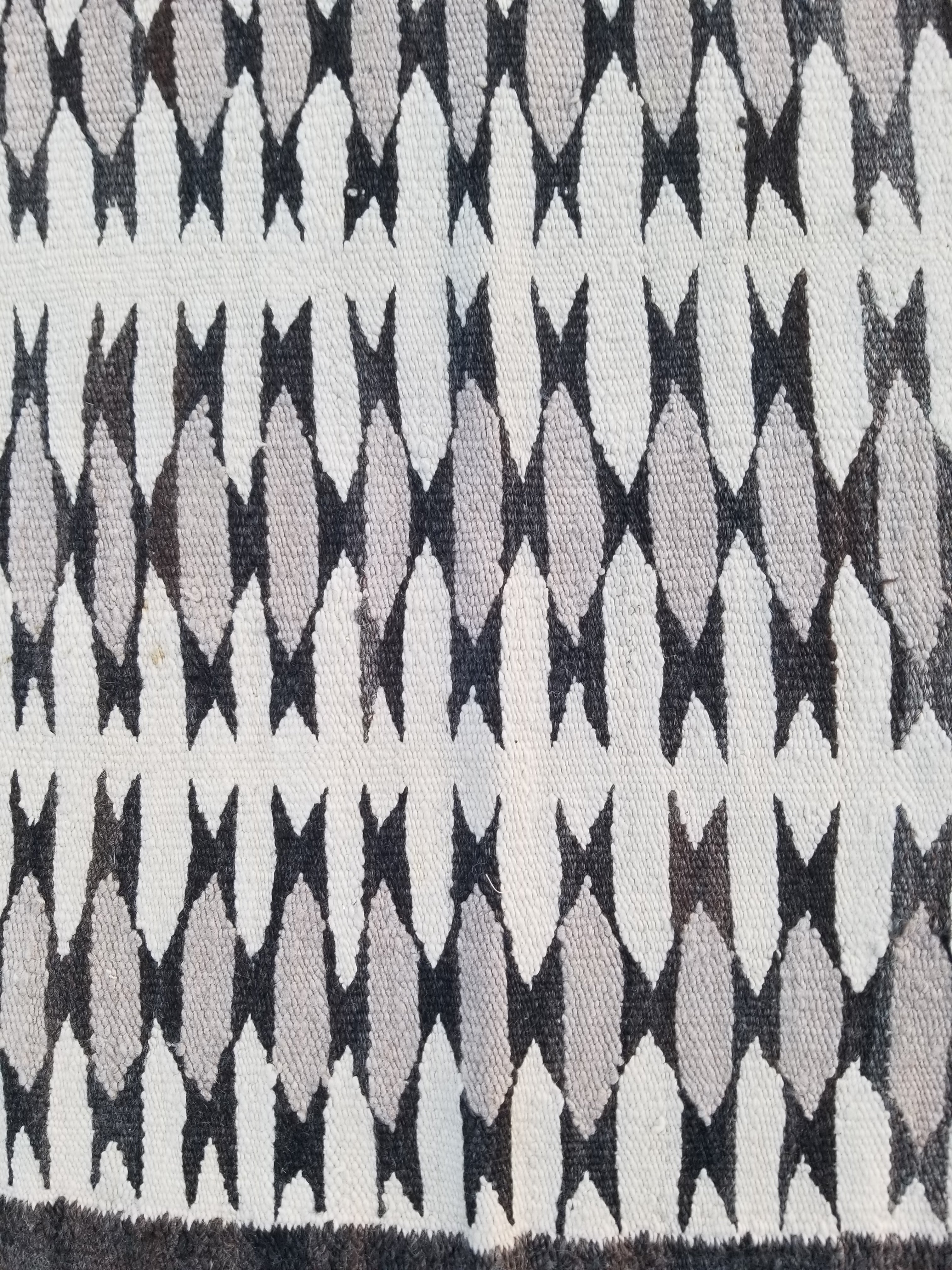 Vintage Traditional Handmade Native American Navajo Gallup Throw Wool Rug 73x66cm