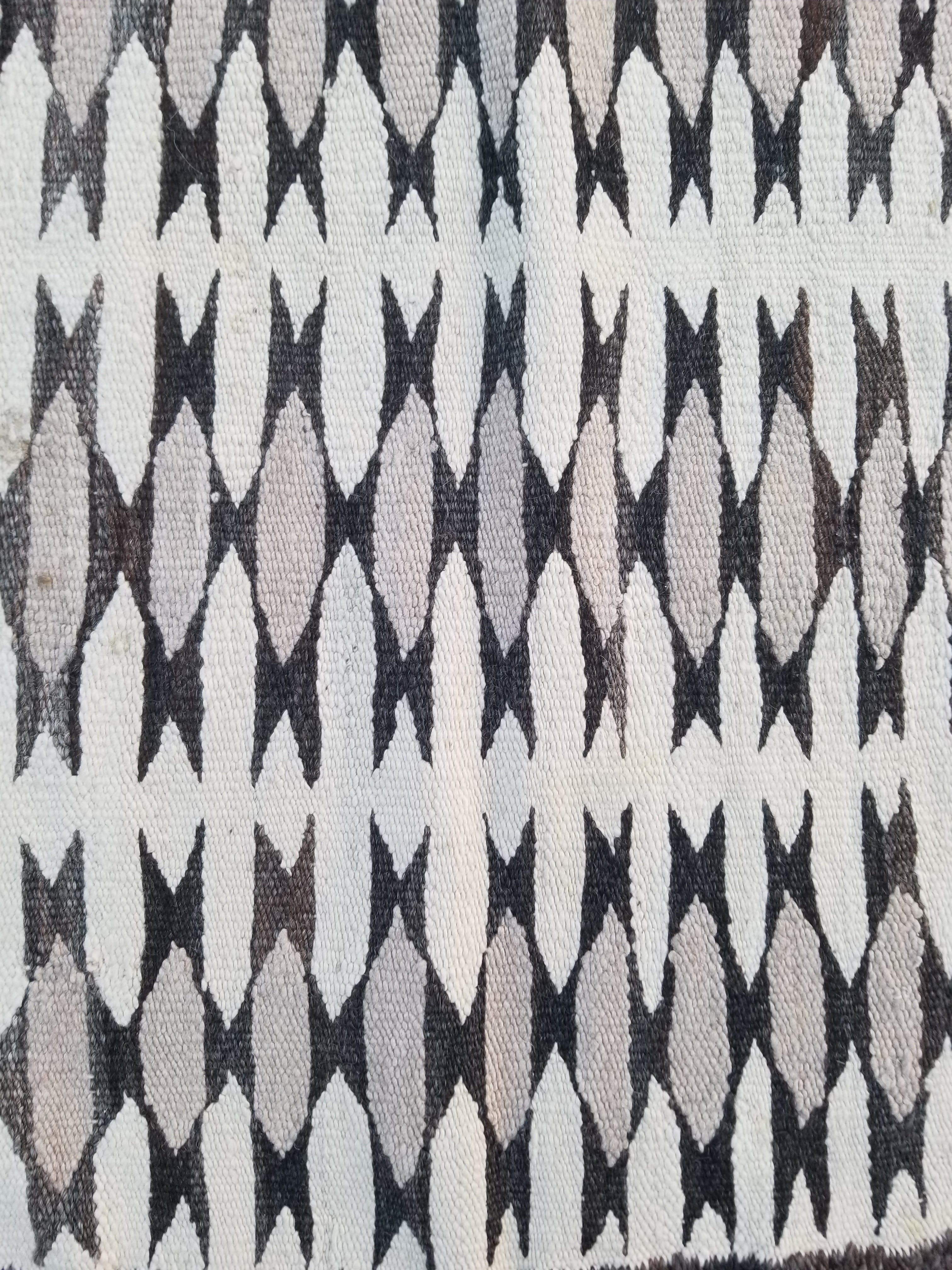 Vintage Traditional Handmade Native American Navajo Gallup Throw Wool Rug 73x66cm