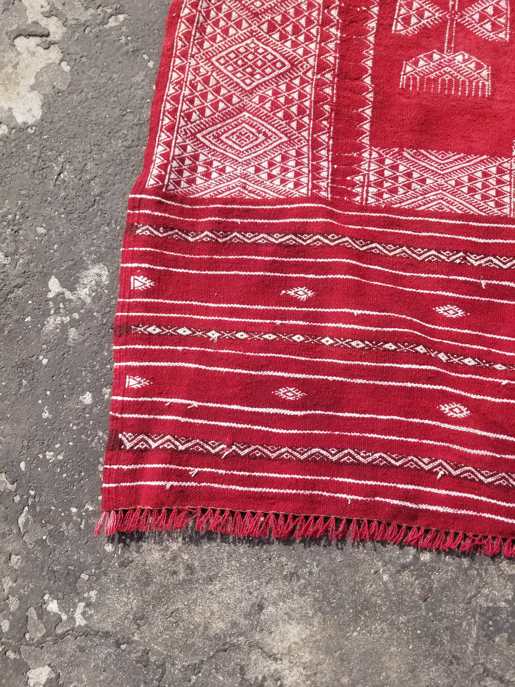 Vintage Traditional Handmade Tunisian Wool Red & White Kilim 180x100cm