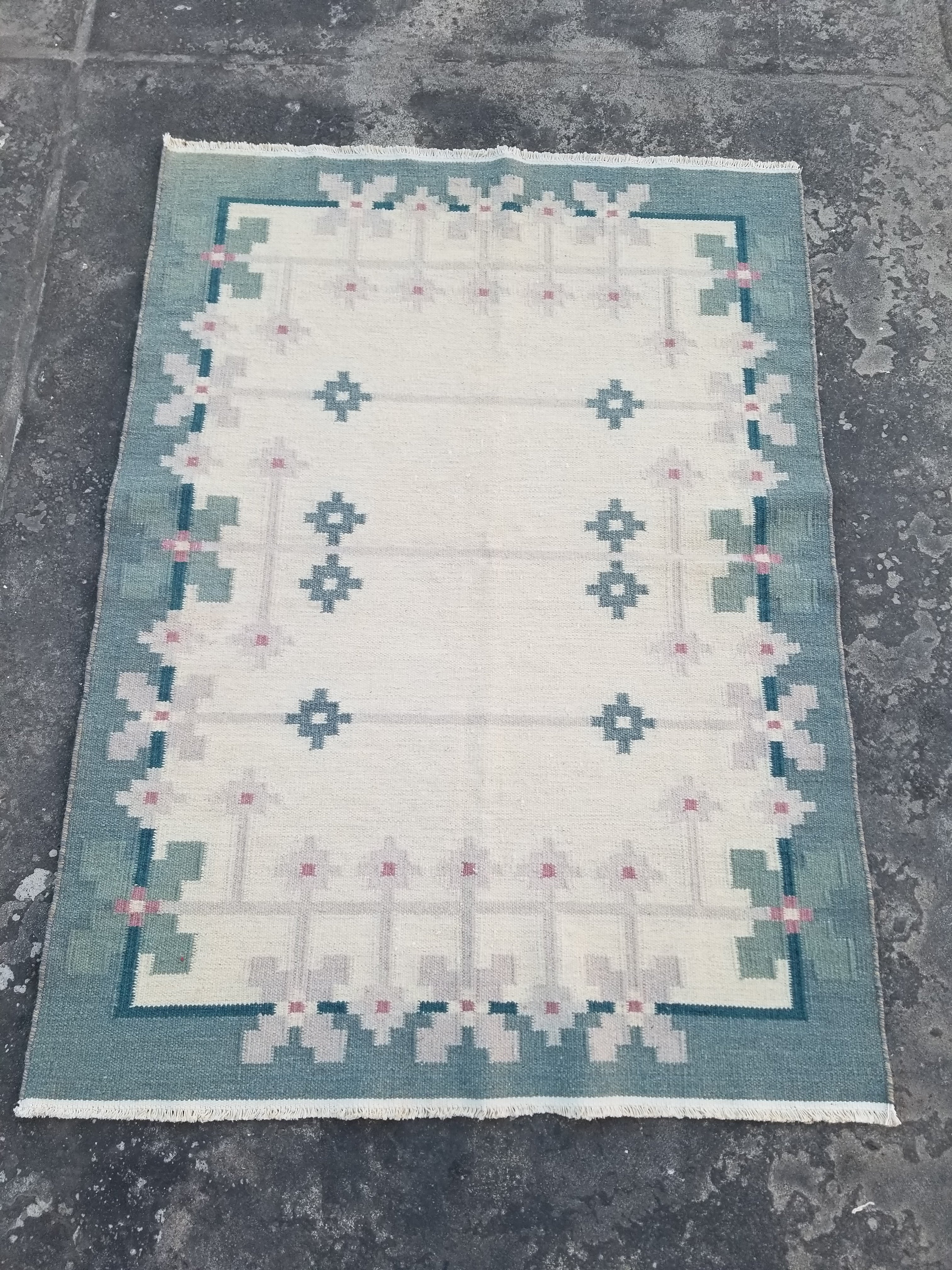 Vintage Traditional Handmade Scandinavian Flatweave Wool Kilim Rug 187x136cms