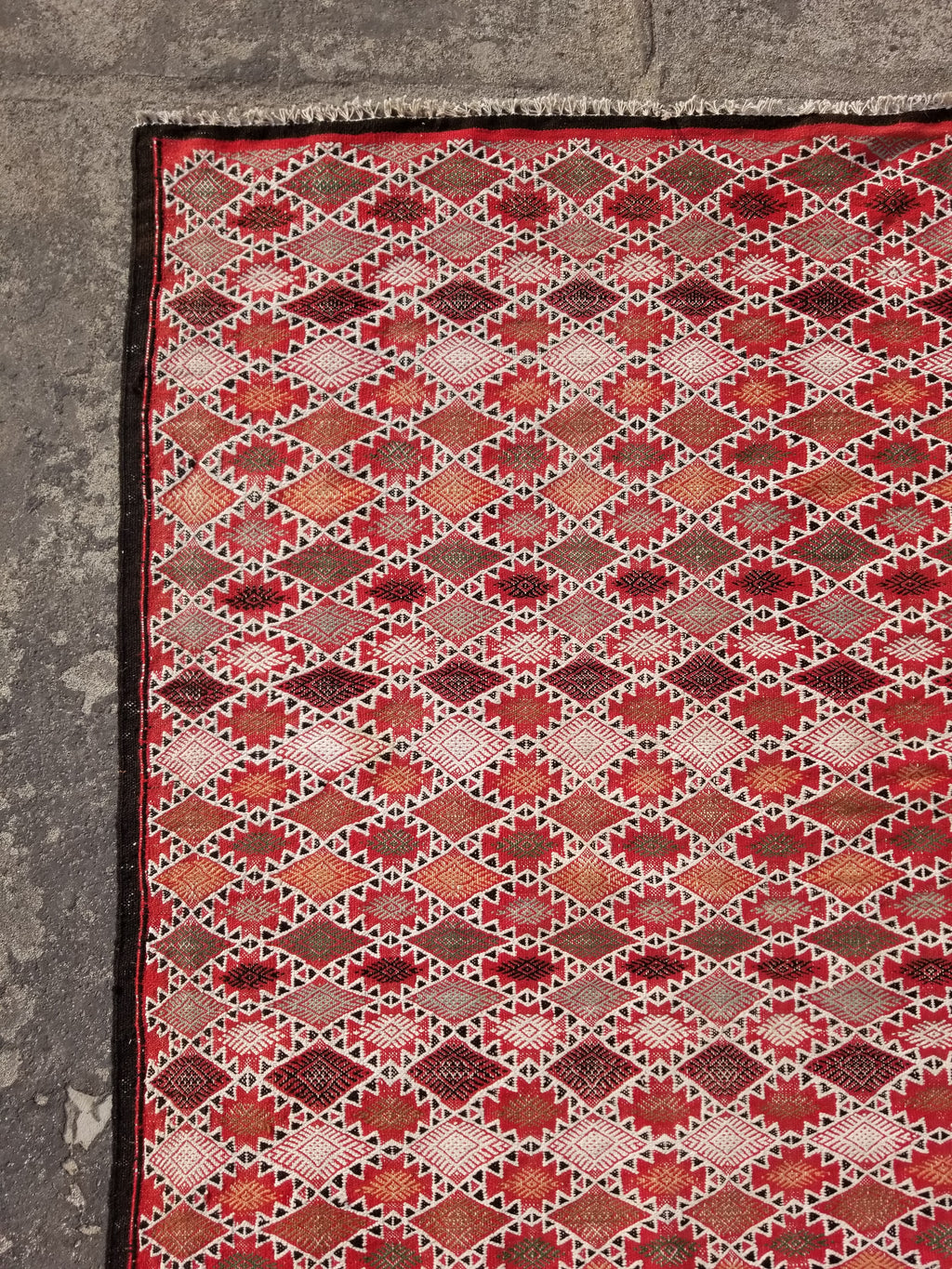 Vintage Traditional Handmade Moroccan Berber-style Wool Kilim Rug 285x183cms