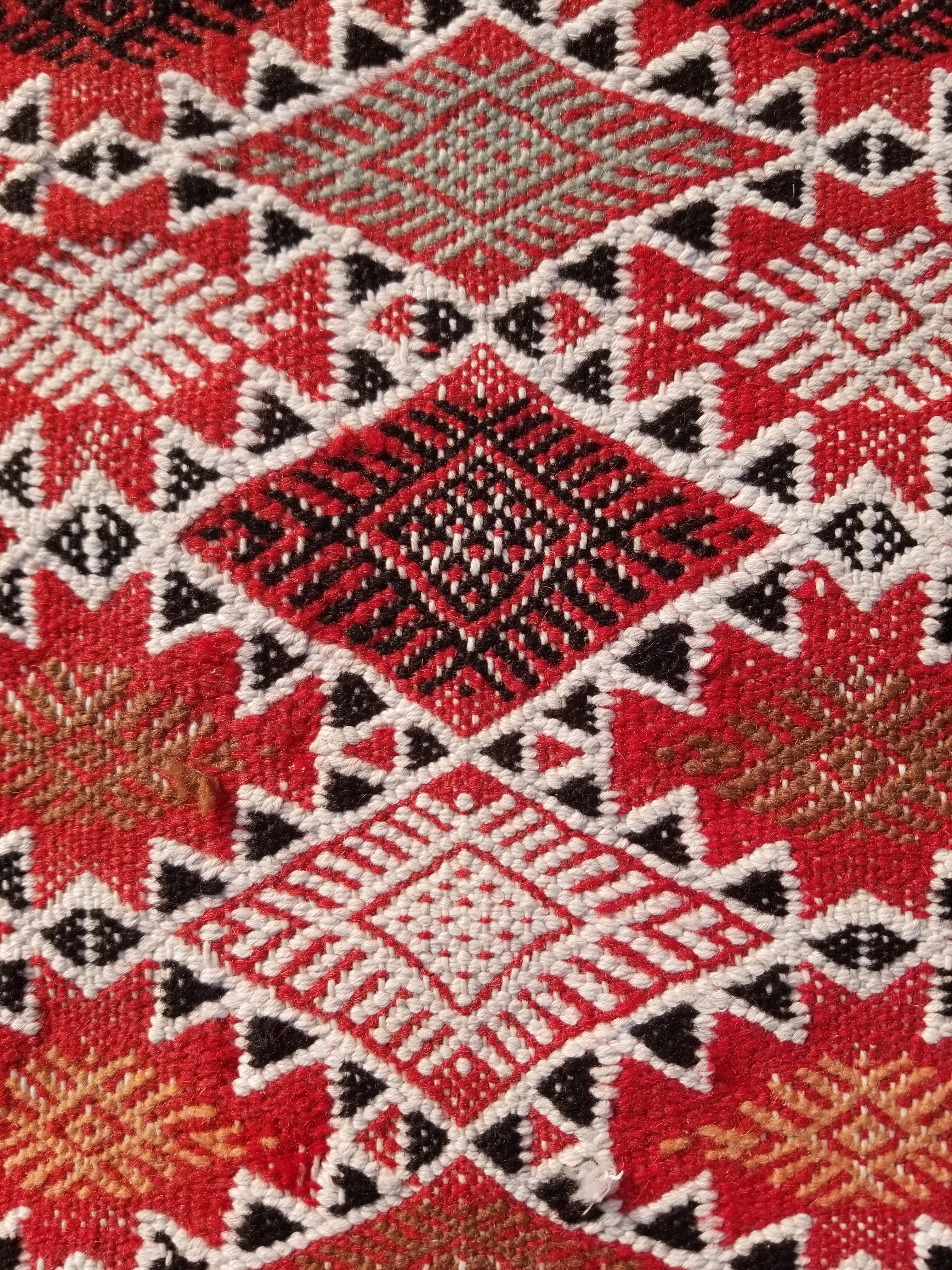 Vintage Traditional Handmade Moroccan Berber-style Wool Kilim Rug 285x183cms