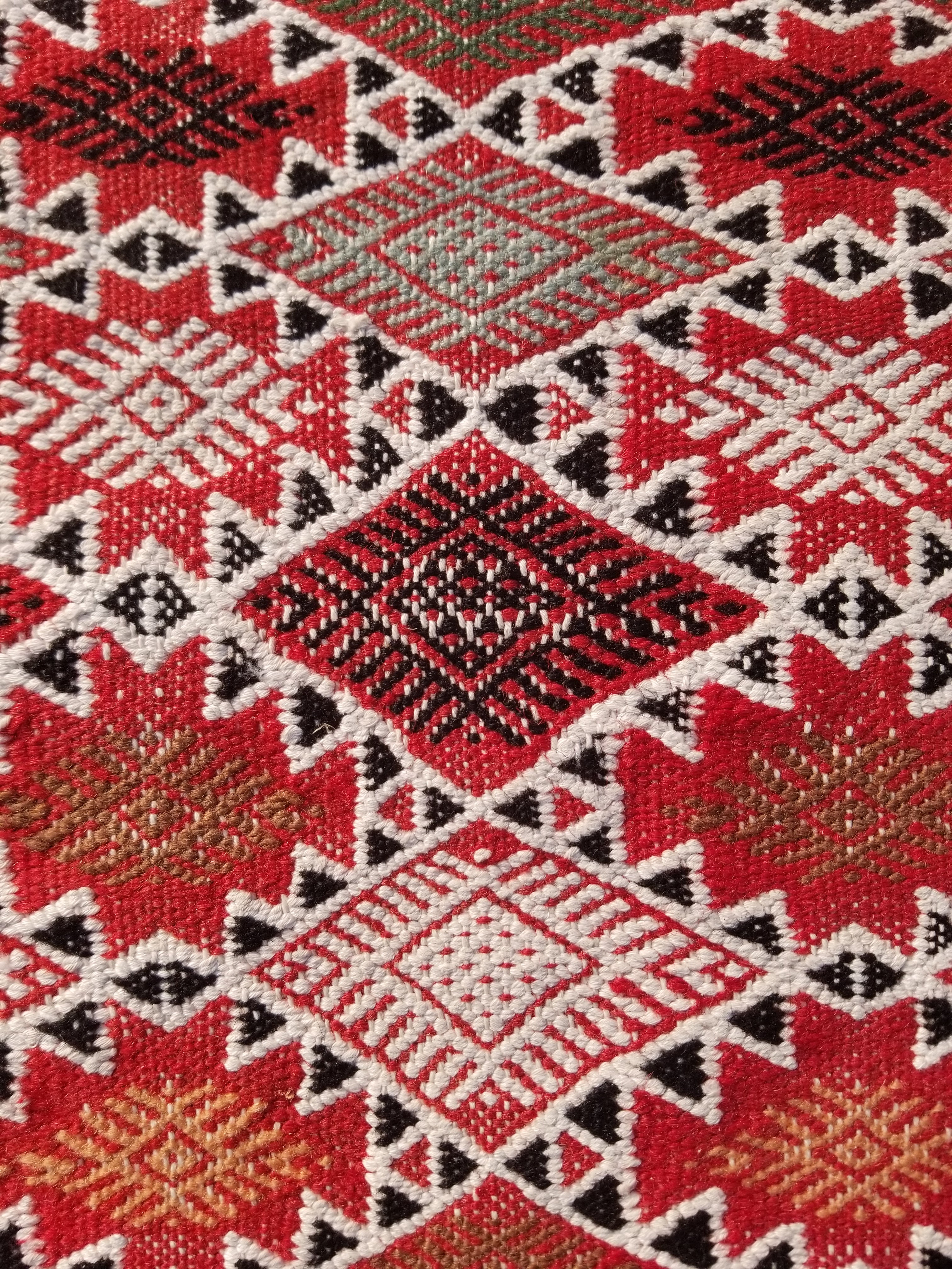 Vintage Traditional Handmade Moroccan Berber-style Wool Kilim Rug 285x183cms
