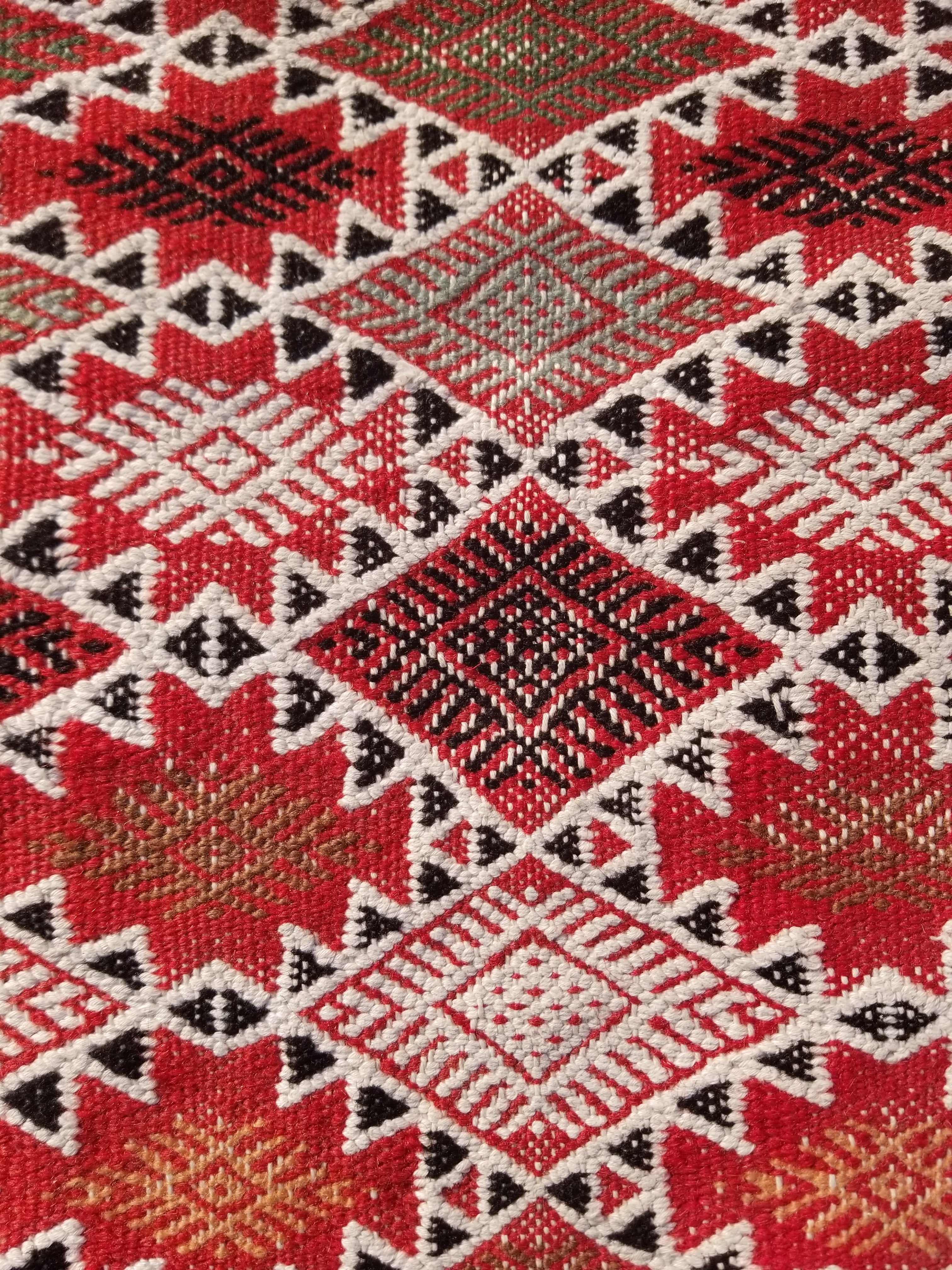Vintage Traditional Handmade Moroccan Berber-style Wool Kilim Rug 285x183cms