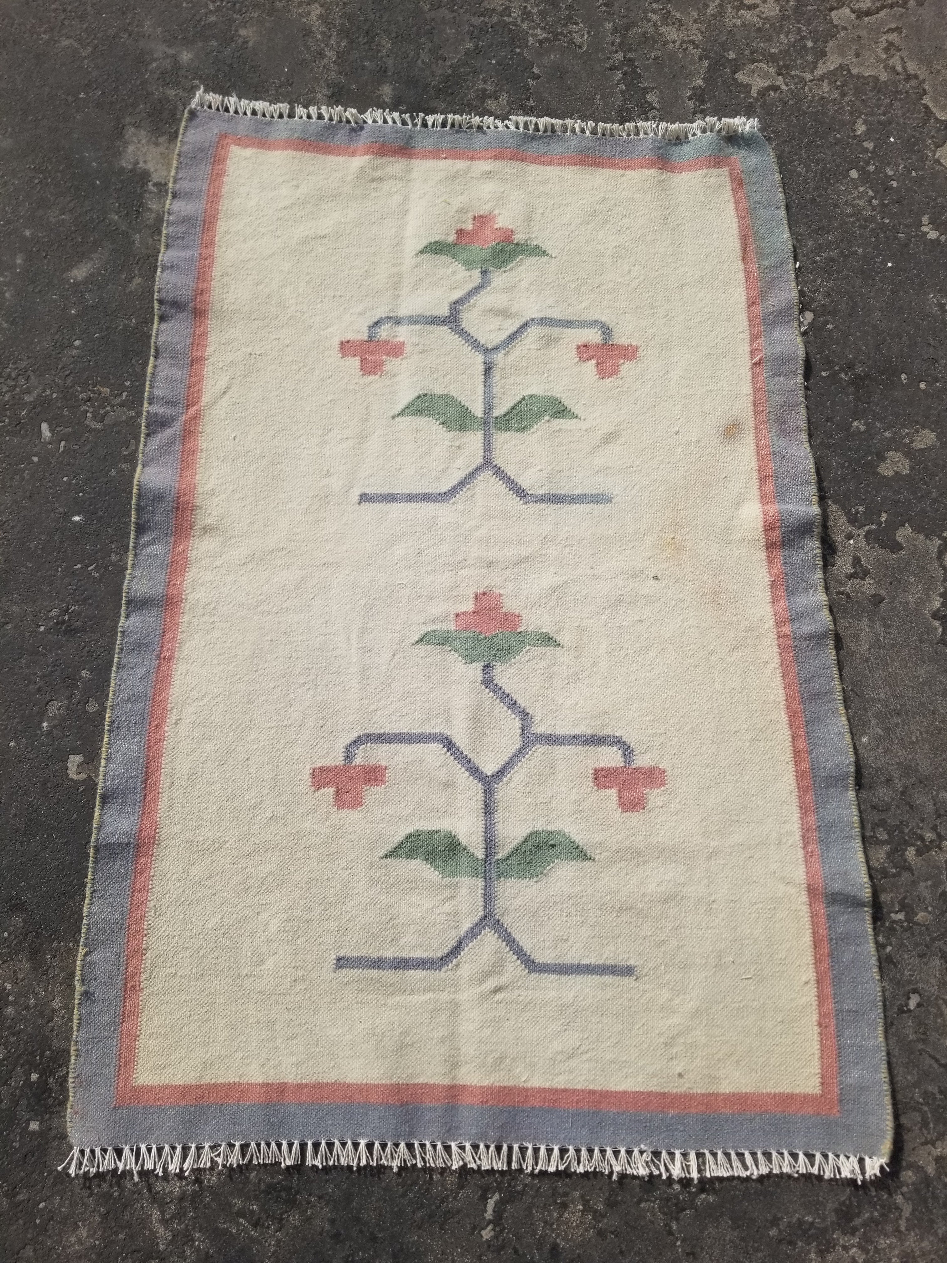 Vintage Traditional Handmade Swedish Floral Flatweave Wool Kilim Rug 133x88cms