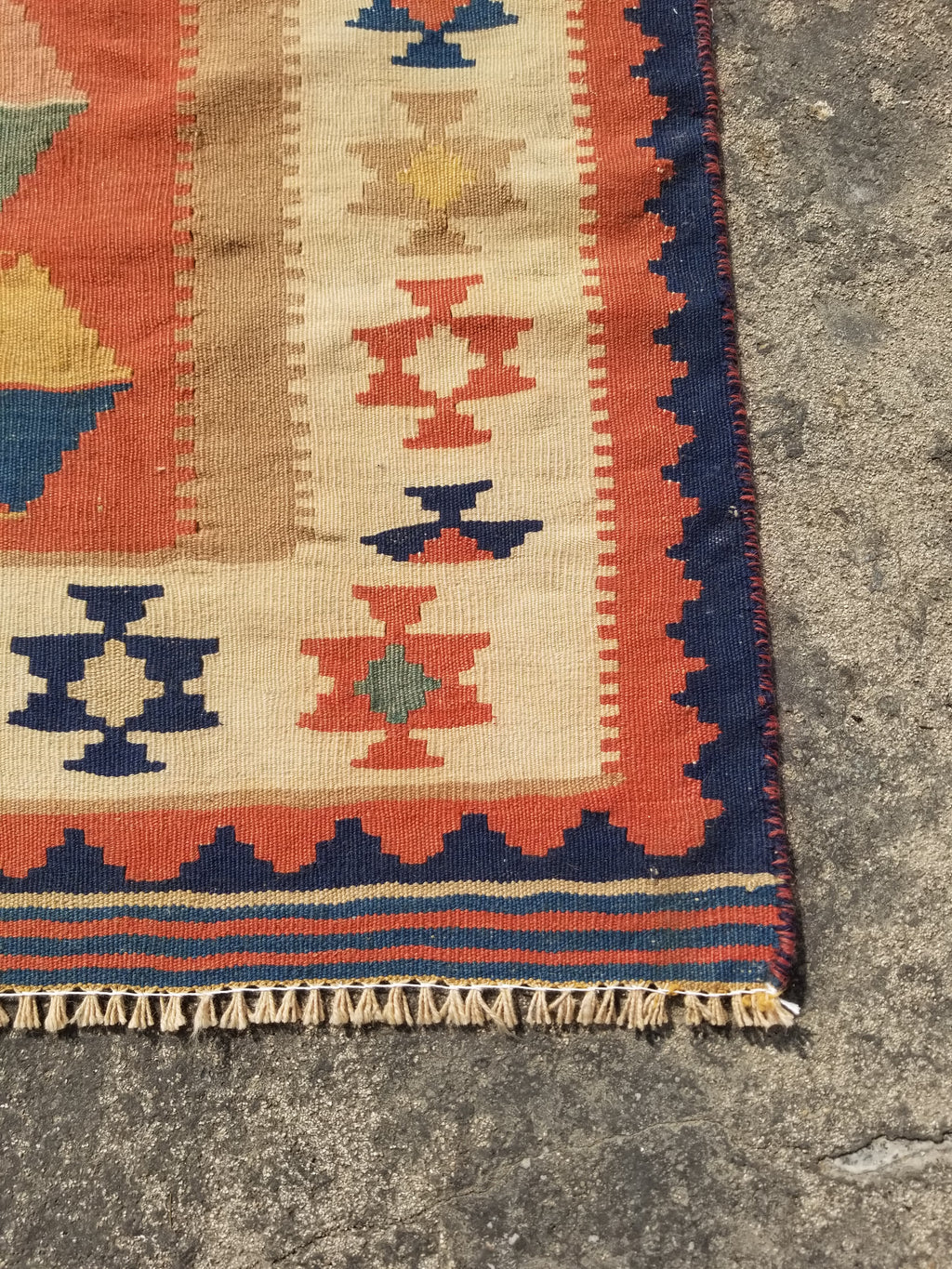 Vintage Traditional Handmade Sherazi Wool Kilim Rug 146x108cms