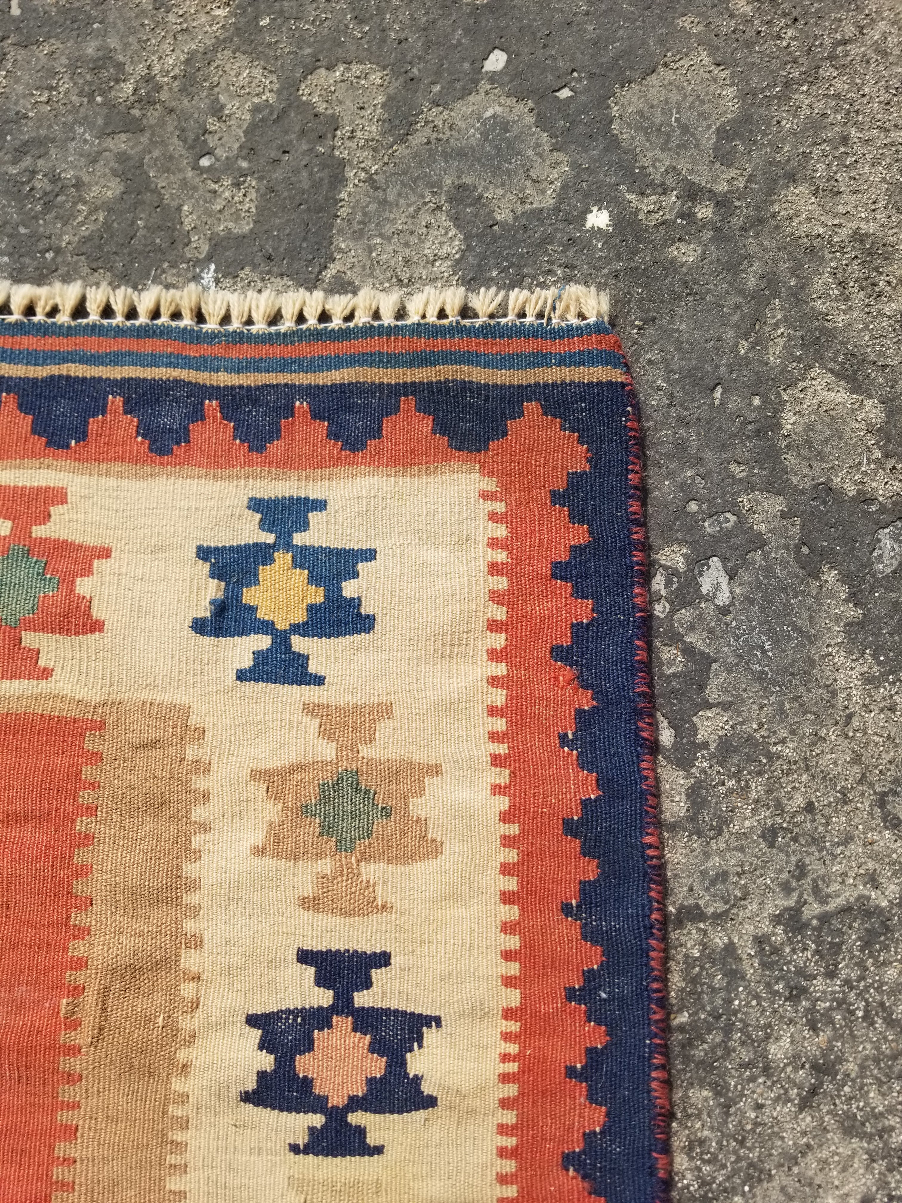 Vintage Traditional Handmade Sherazi Wool Kilim Rug 146x108cms