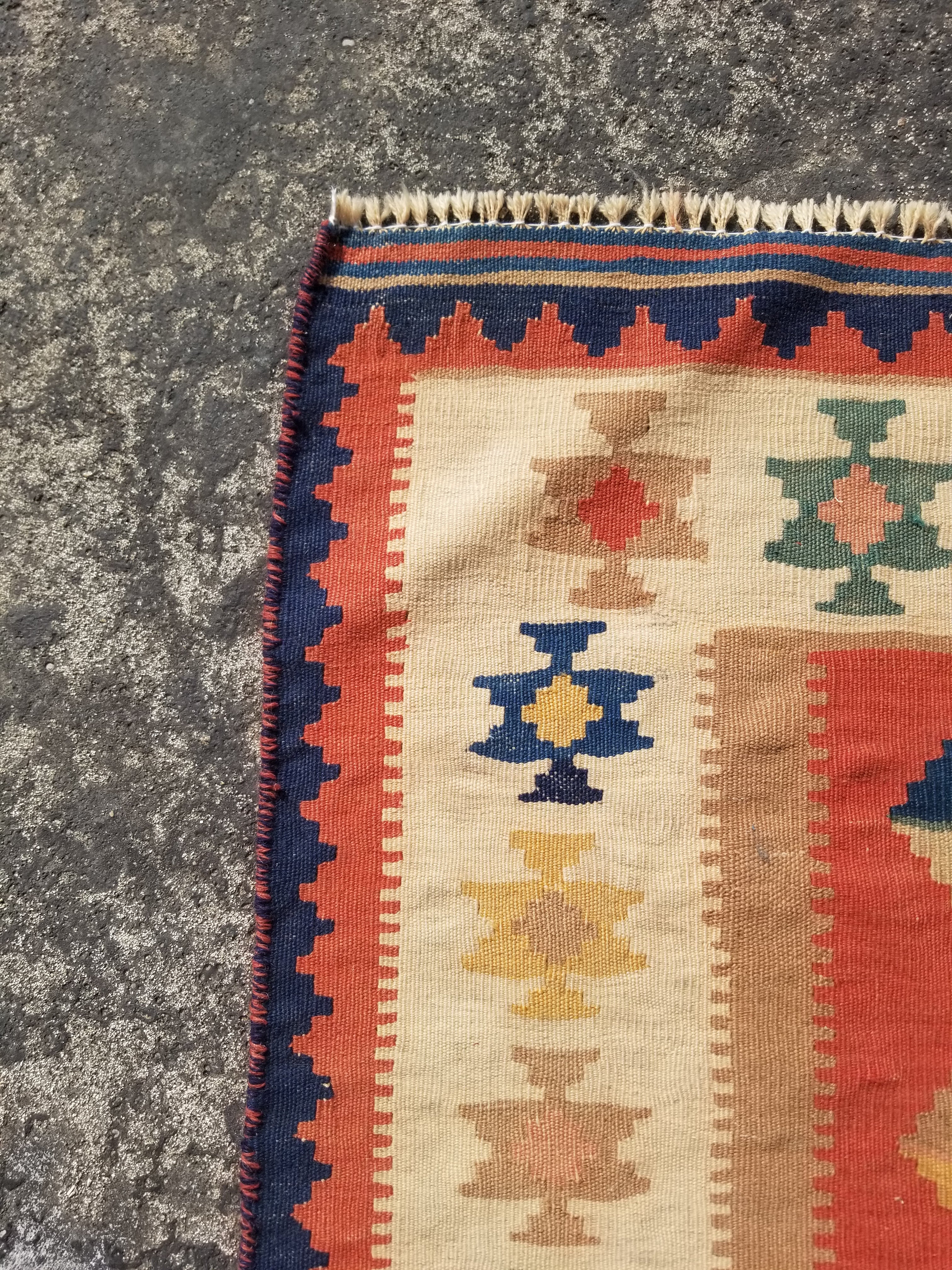 Vintage Traditional Handmade Sherazi Wool Kilim Rug 146x108cms