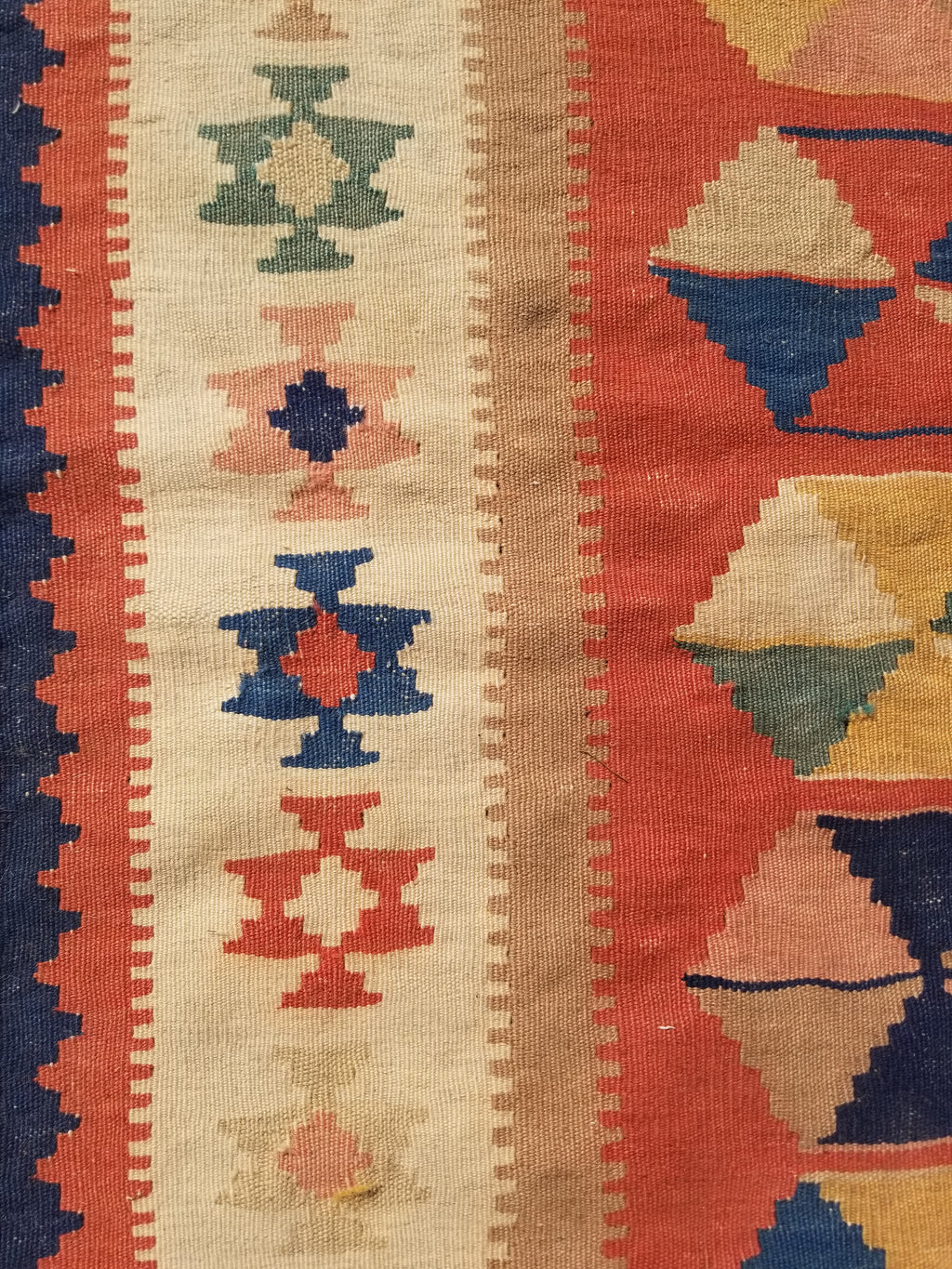 Vintage Traditional Handmade Sherazi Wool Kilim Rug 146x108cms