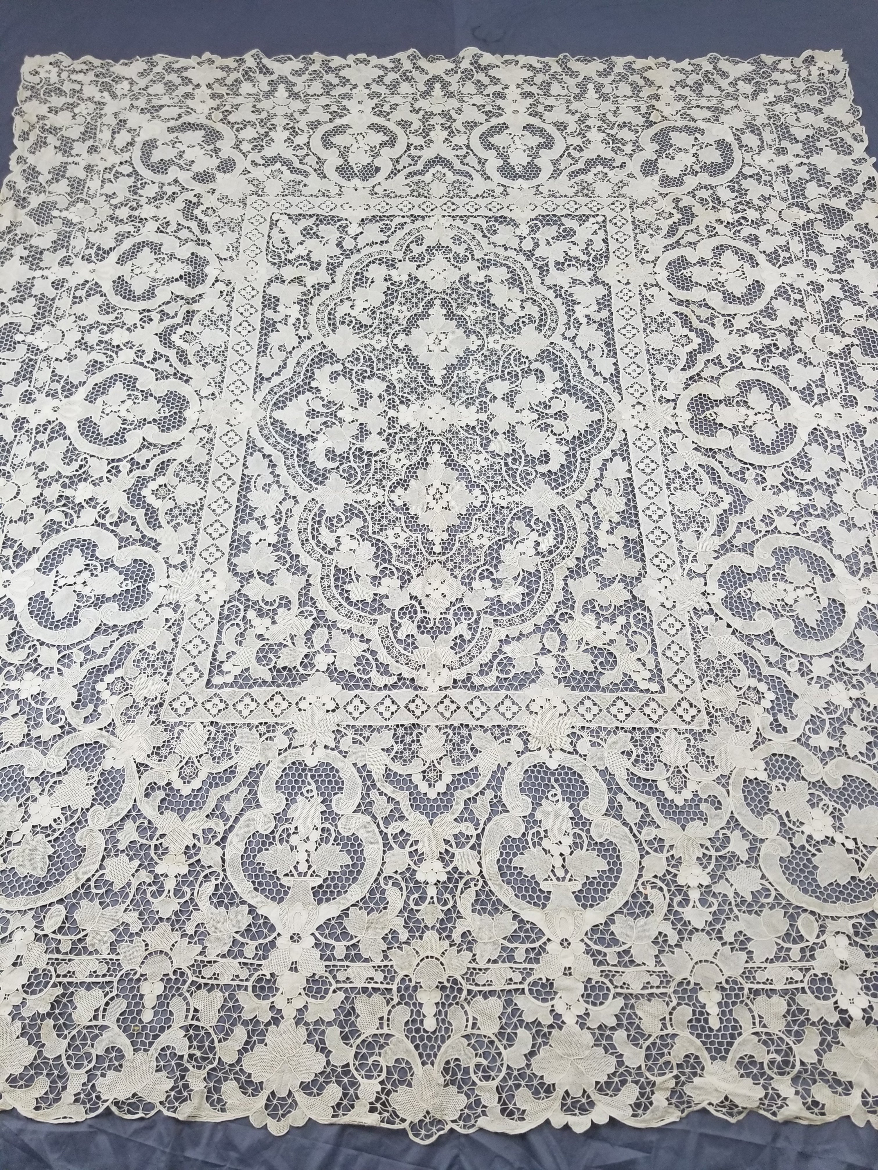 Vintage Italian Point De Venise Needle Lace Tablecloth 256x225cm