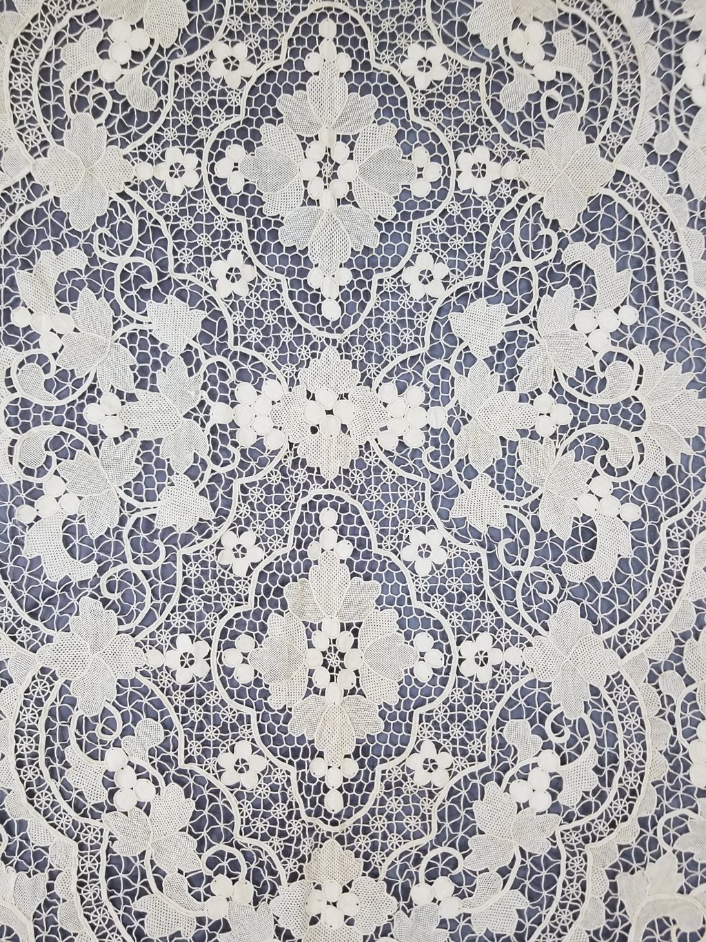 Vintage Italian Point De Venise Needle Lace Tablecloth 256x225cm