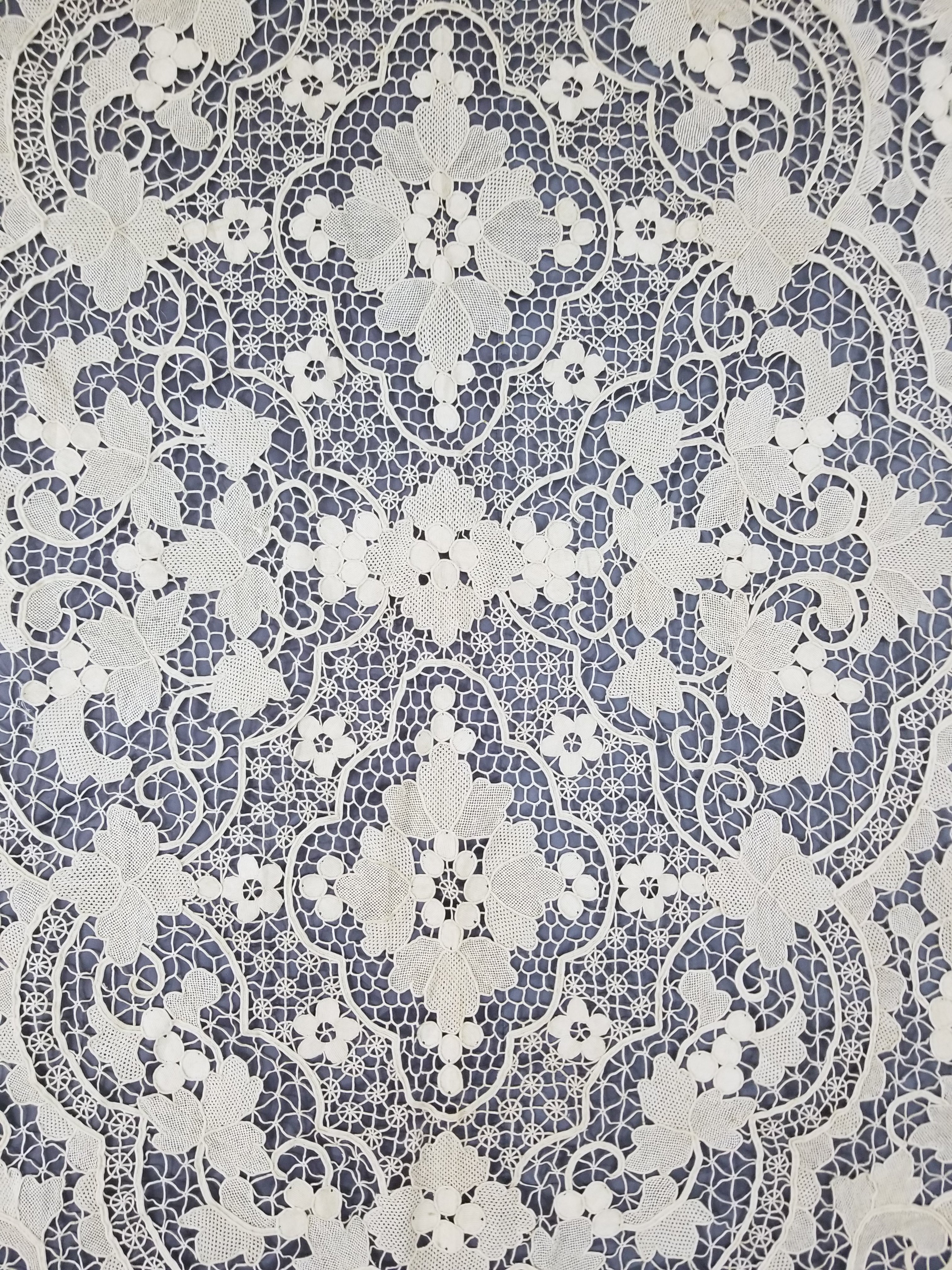 Vintage Italian Point De Venise Needle Lace Tablecloth 256x225cm