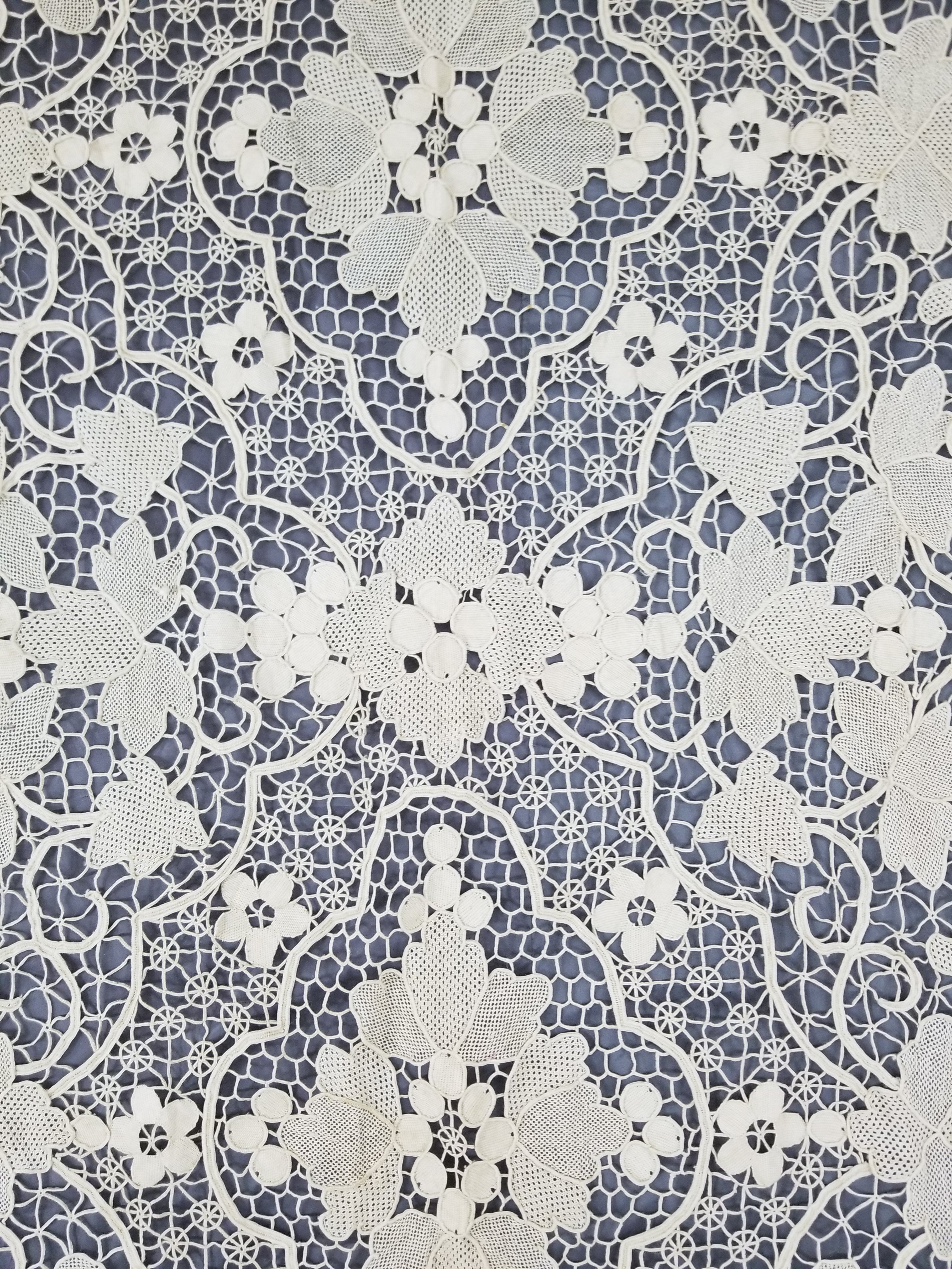 Vintage Italian Point De Venise Needle Lace Tablecloth 256x225cm