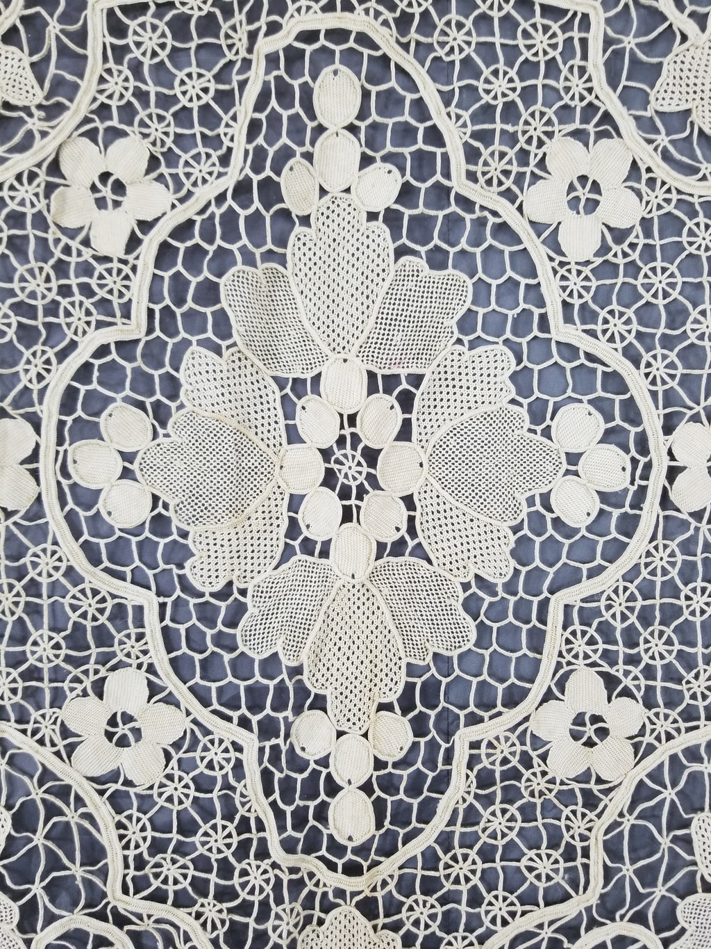 Vintage Italian Point De Venise Needle Lace Tablecloth 256x225cm