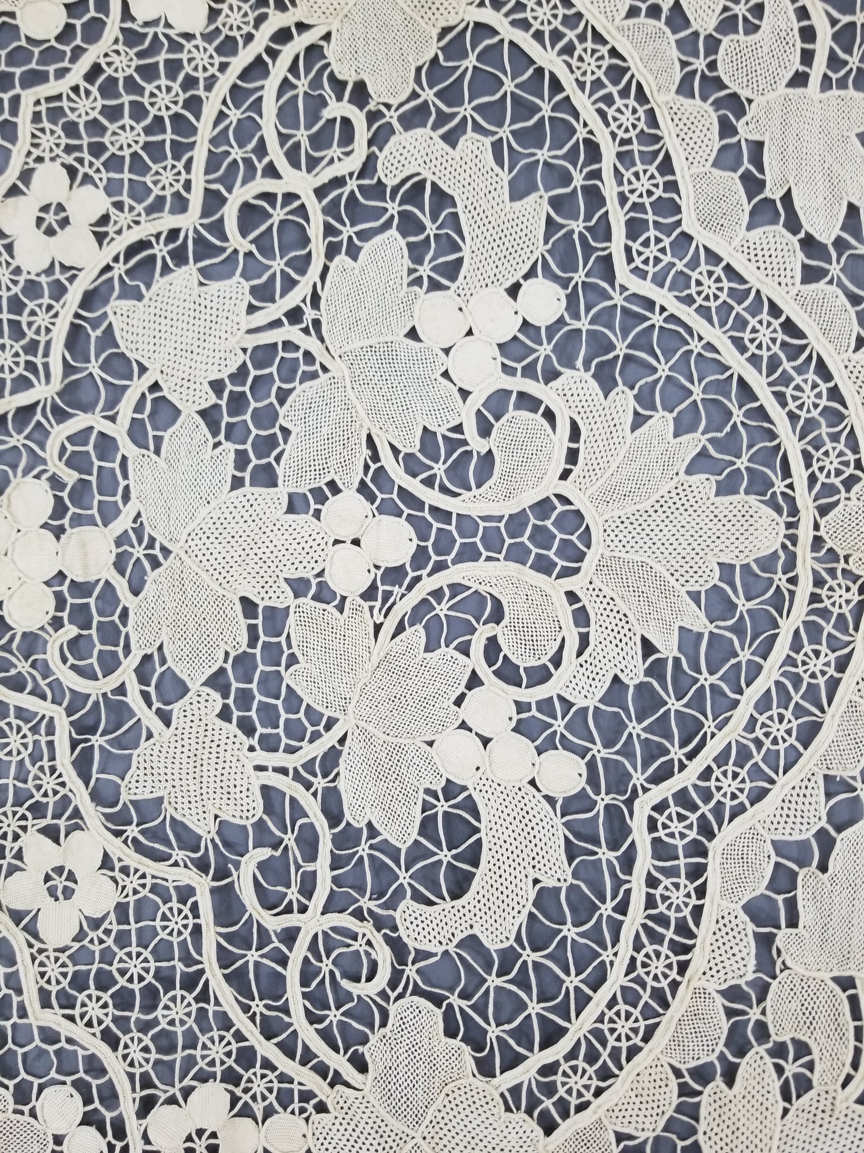 Vintage Italian Point De Venise Needle Lace Tablecloth 256x225cm