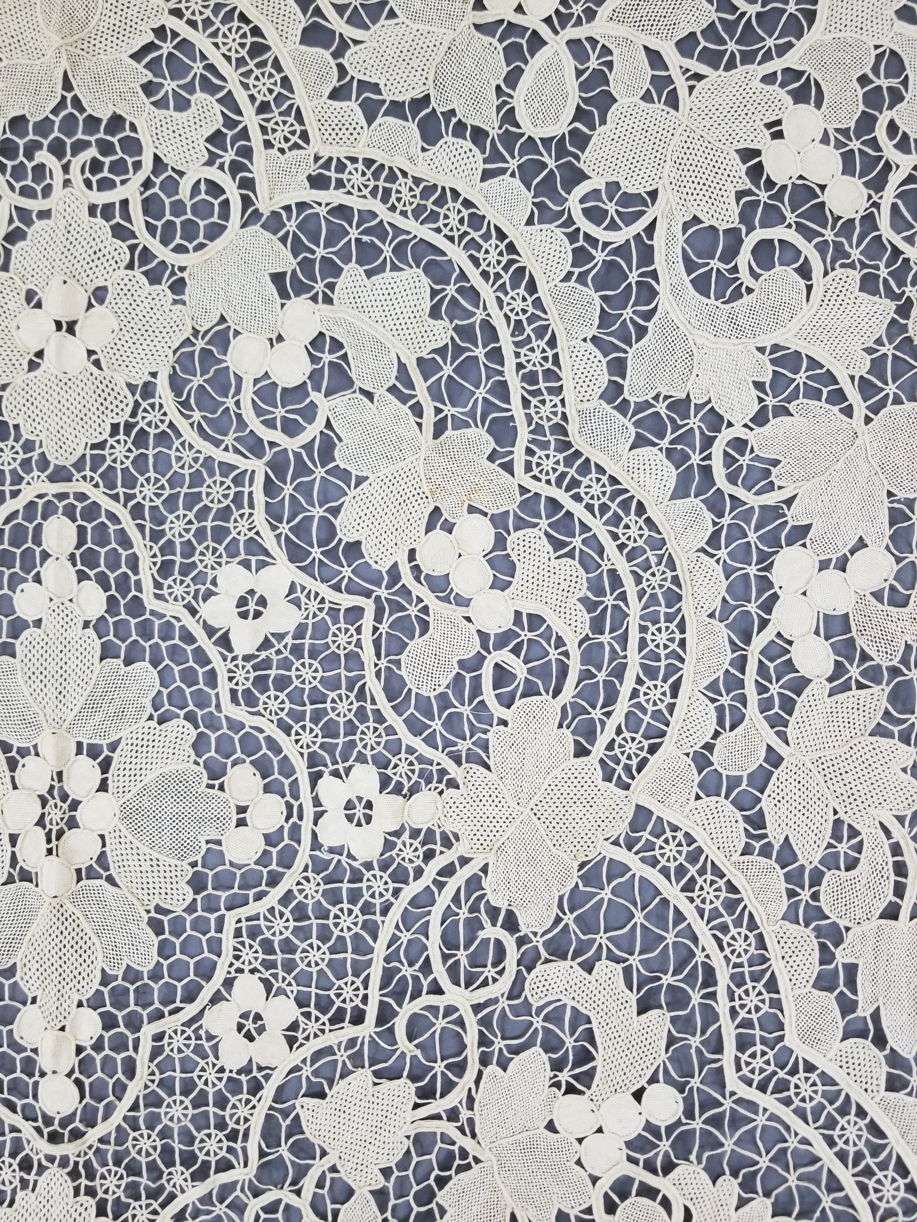 Vintage Italian Point De Venise Needle Lace Tablecloth 256x225cm