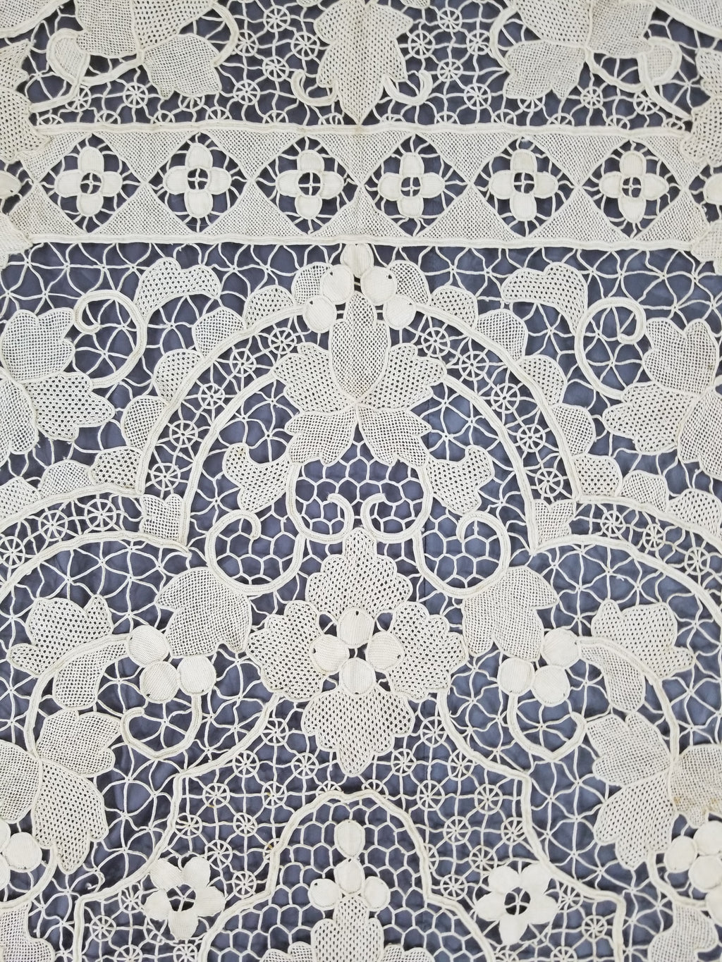 Vintage Italian Point De Venise Needle Lace Tablecloth 256x225cm