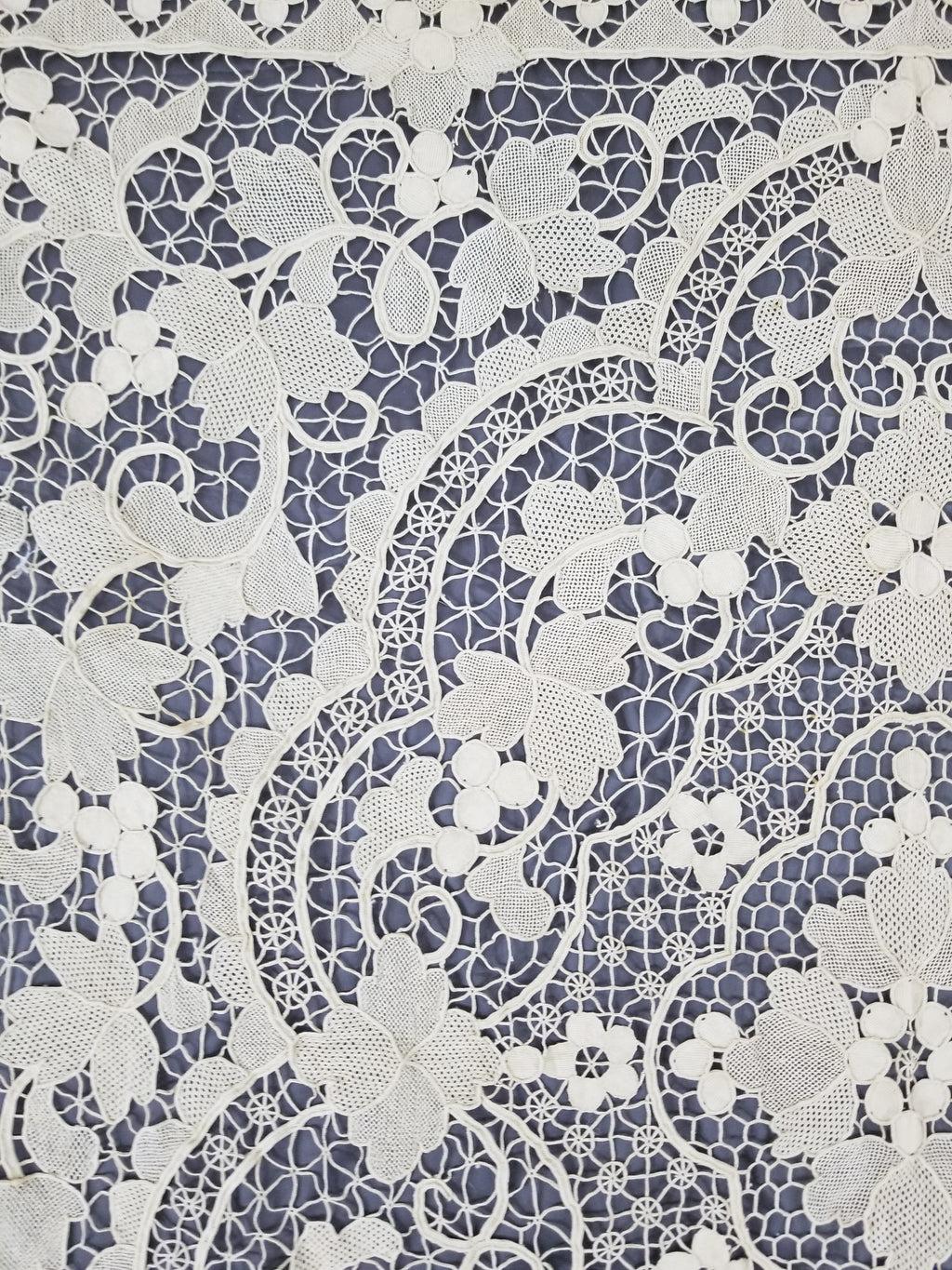 Vintage Italian Point De Venise Needle Lace Tablecloth 256x225cm