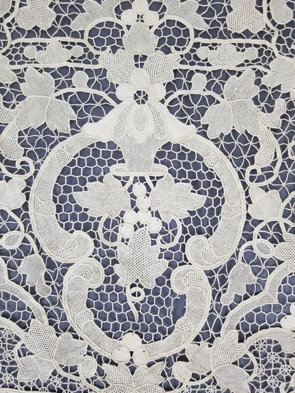 Vintage Italian Point De Venise Needle Lace Tablecloth 256x225cm