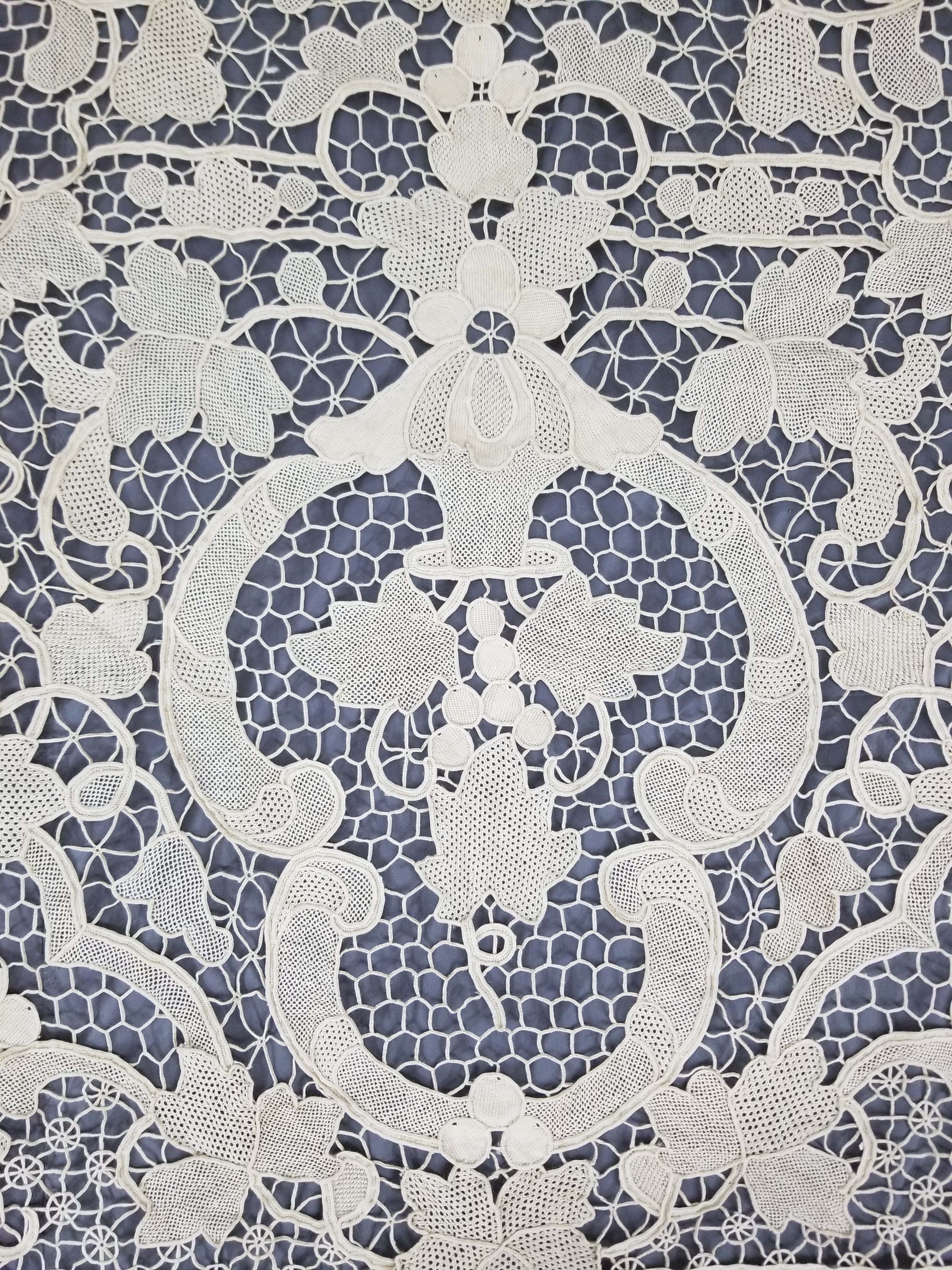 Vintage Italian Point De Venise Needle Lace Tablecloth 256x225cm