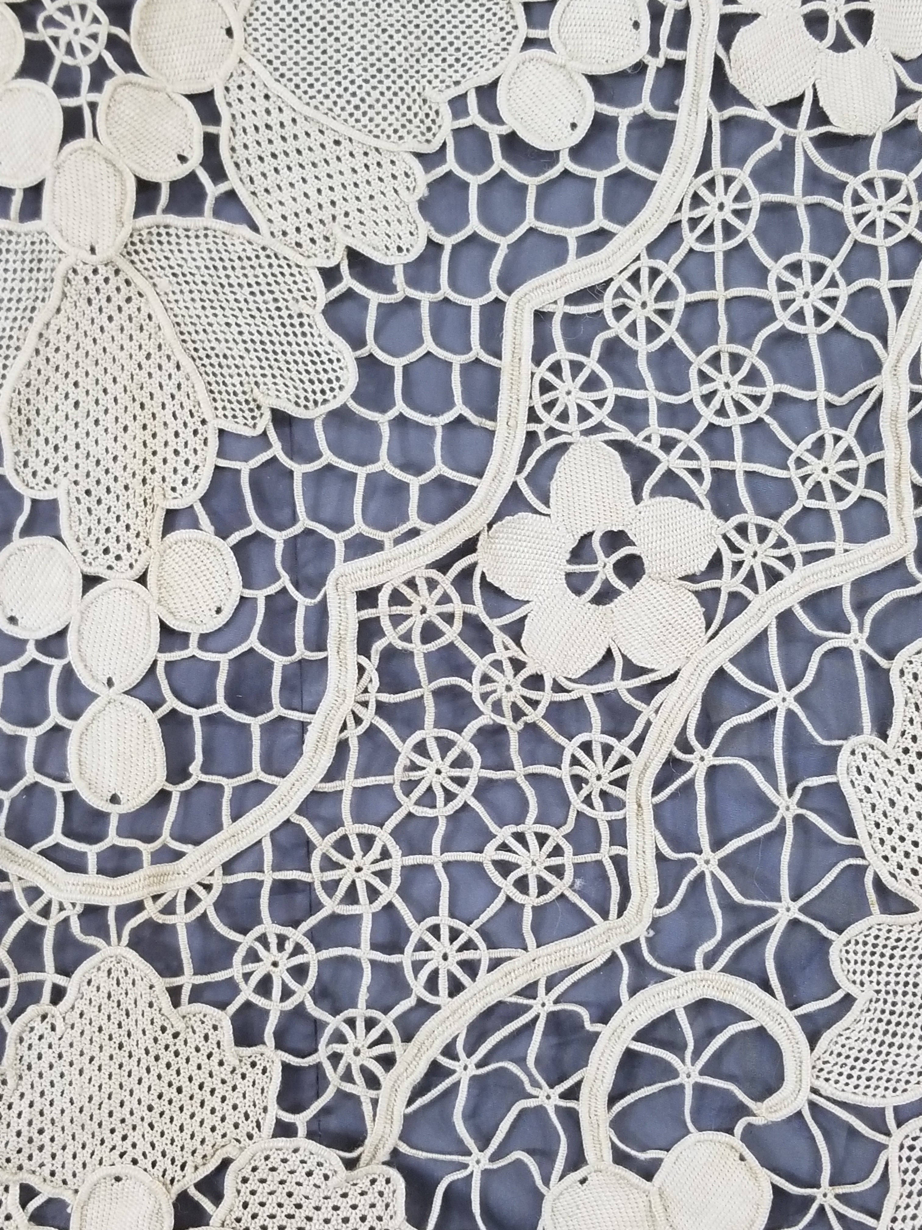 Vintage Italian Point De Venise Needle Lace Tablecloth 256x225cm