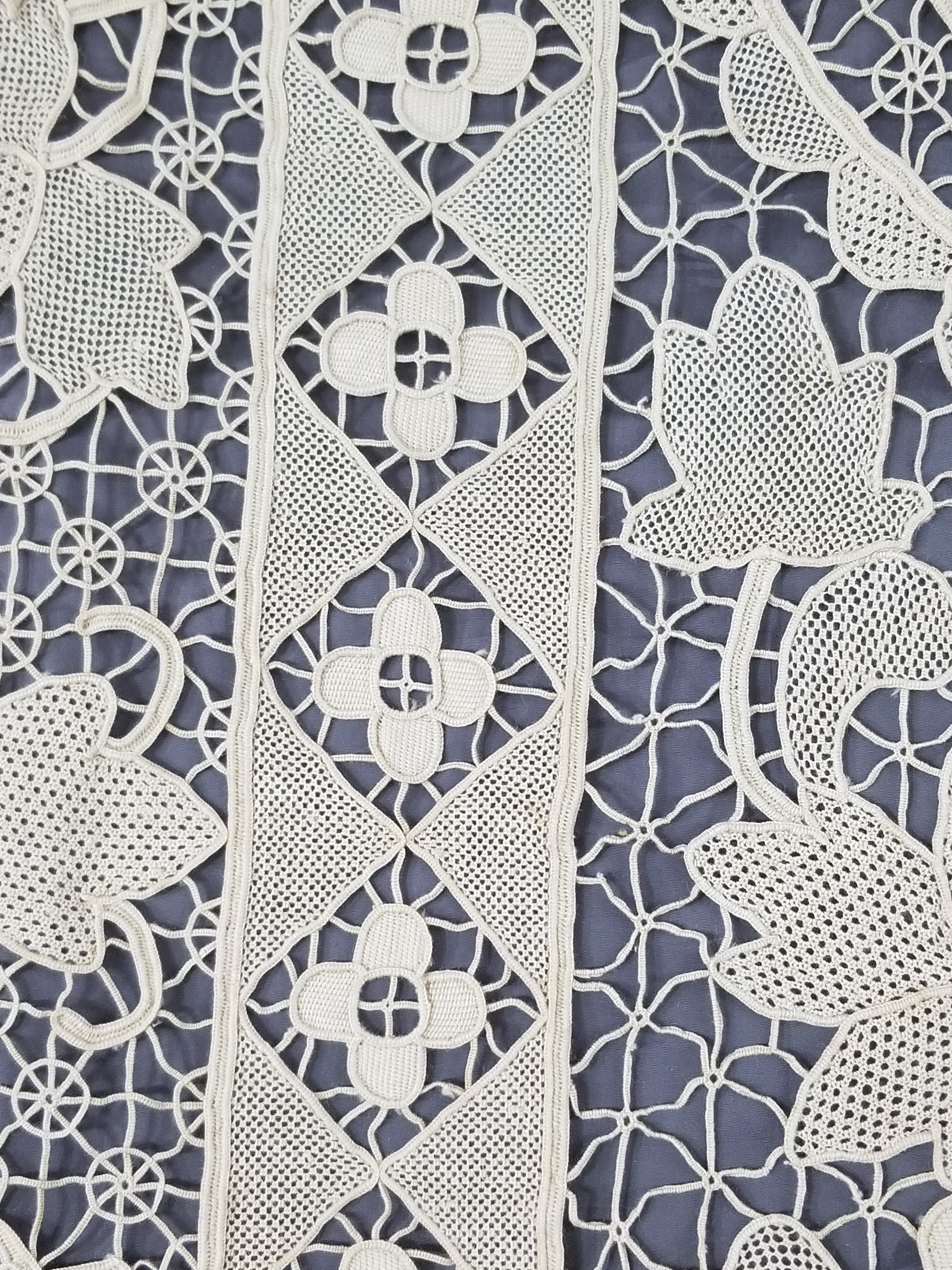 Vintage Italian Point De Venise Needle Lace Tablecloth 256x225cm