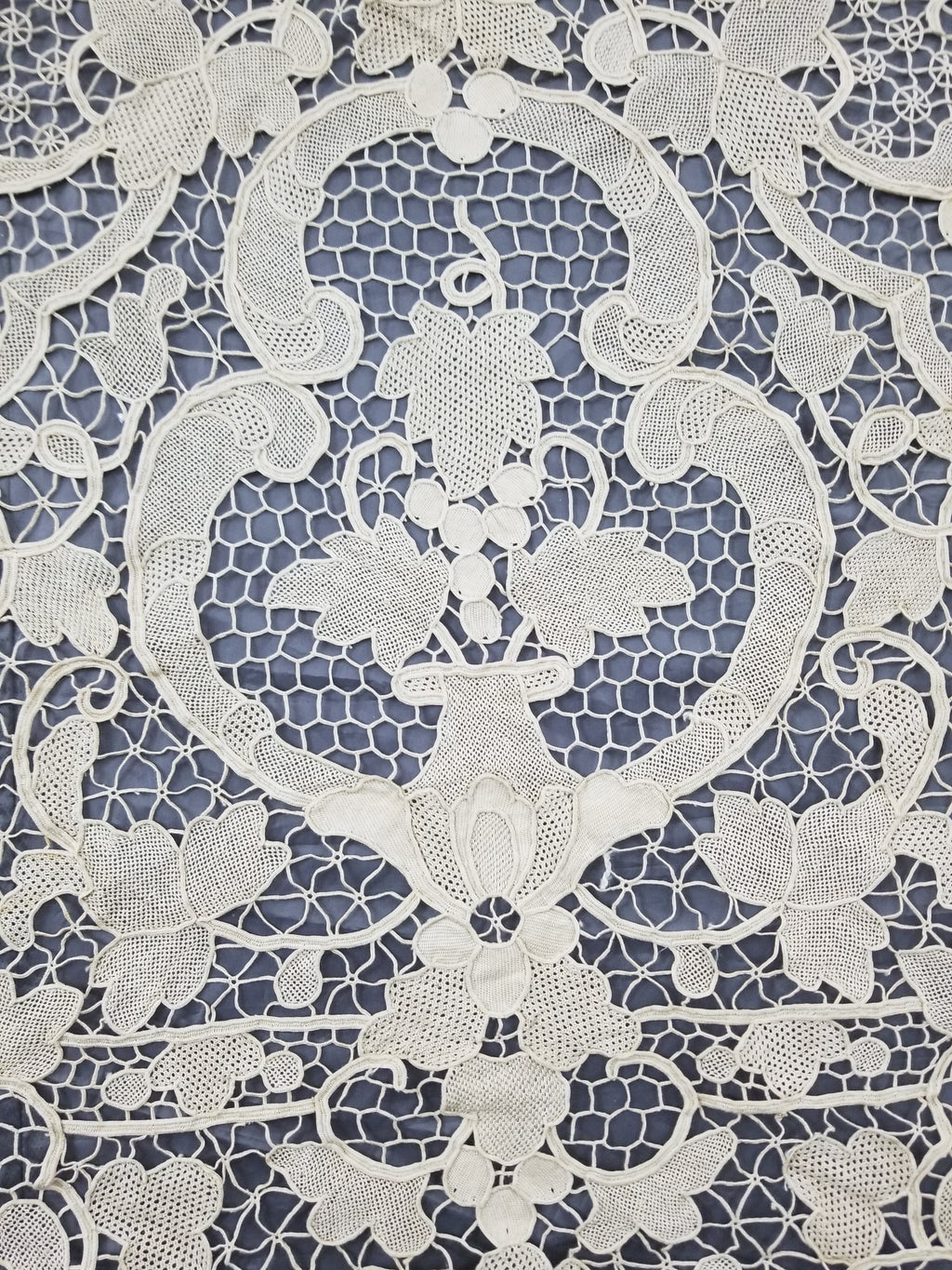 Vintage Italian Point De Venise Needle Lace Tablecloth 256x225cm