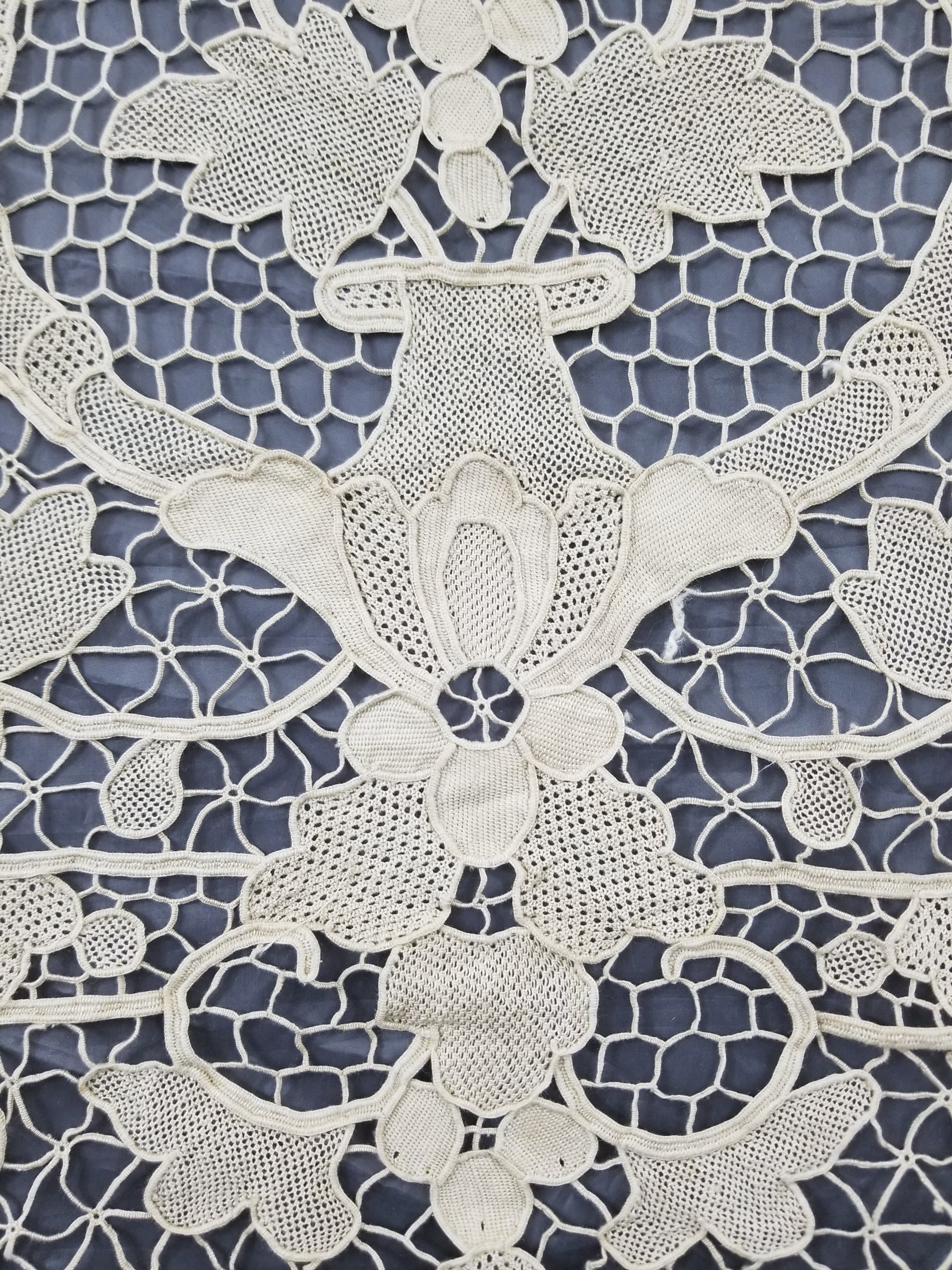Vintage Italian Point De Venise Needle Lace Tablecloth 256x225cm
