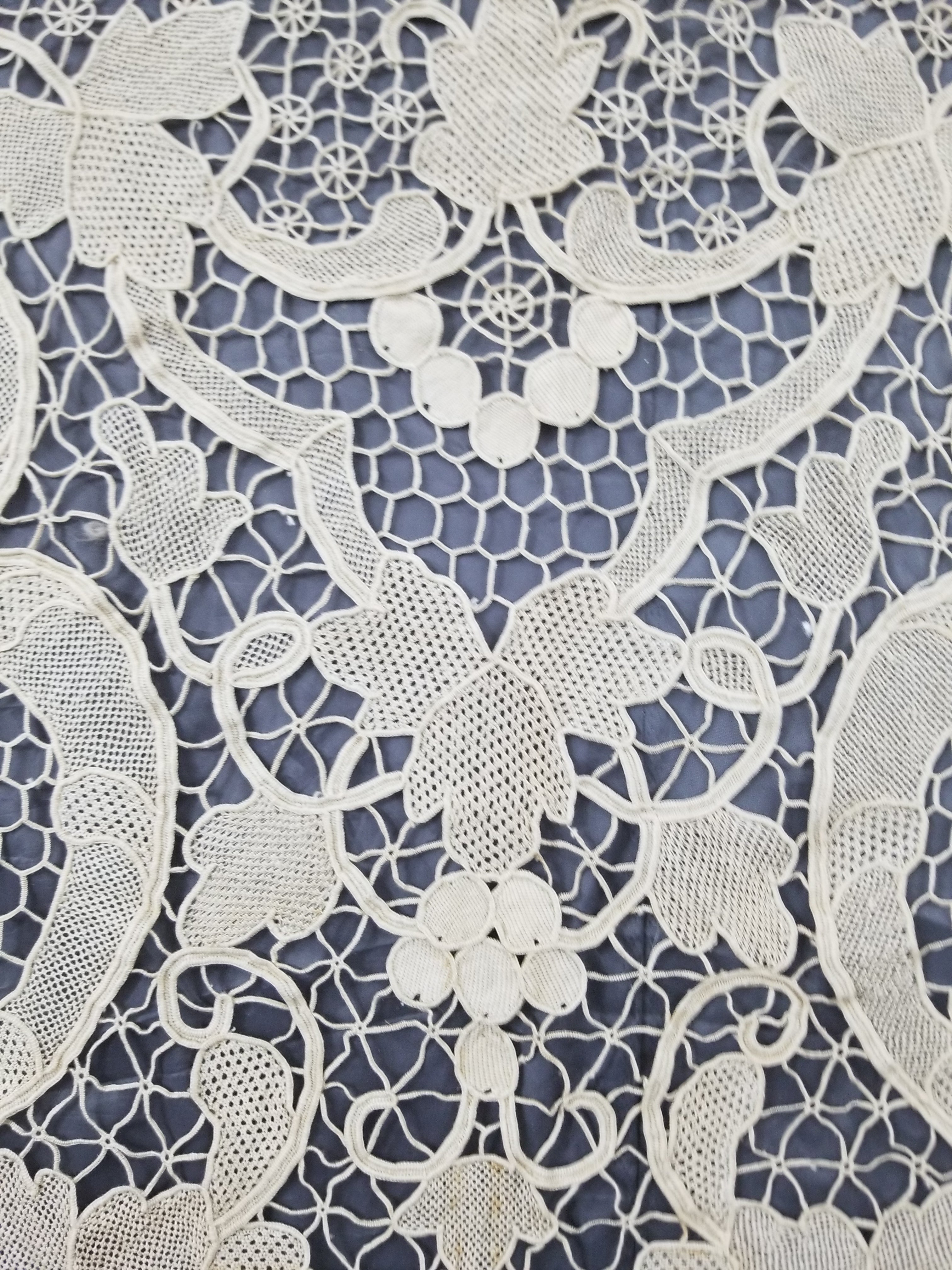 Vintage Italian Point De Venise Needle Lace Tablecloth 256x225cm