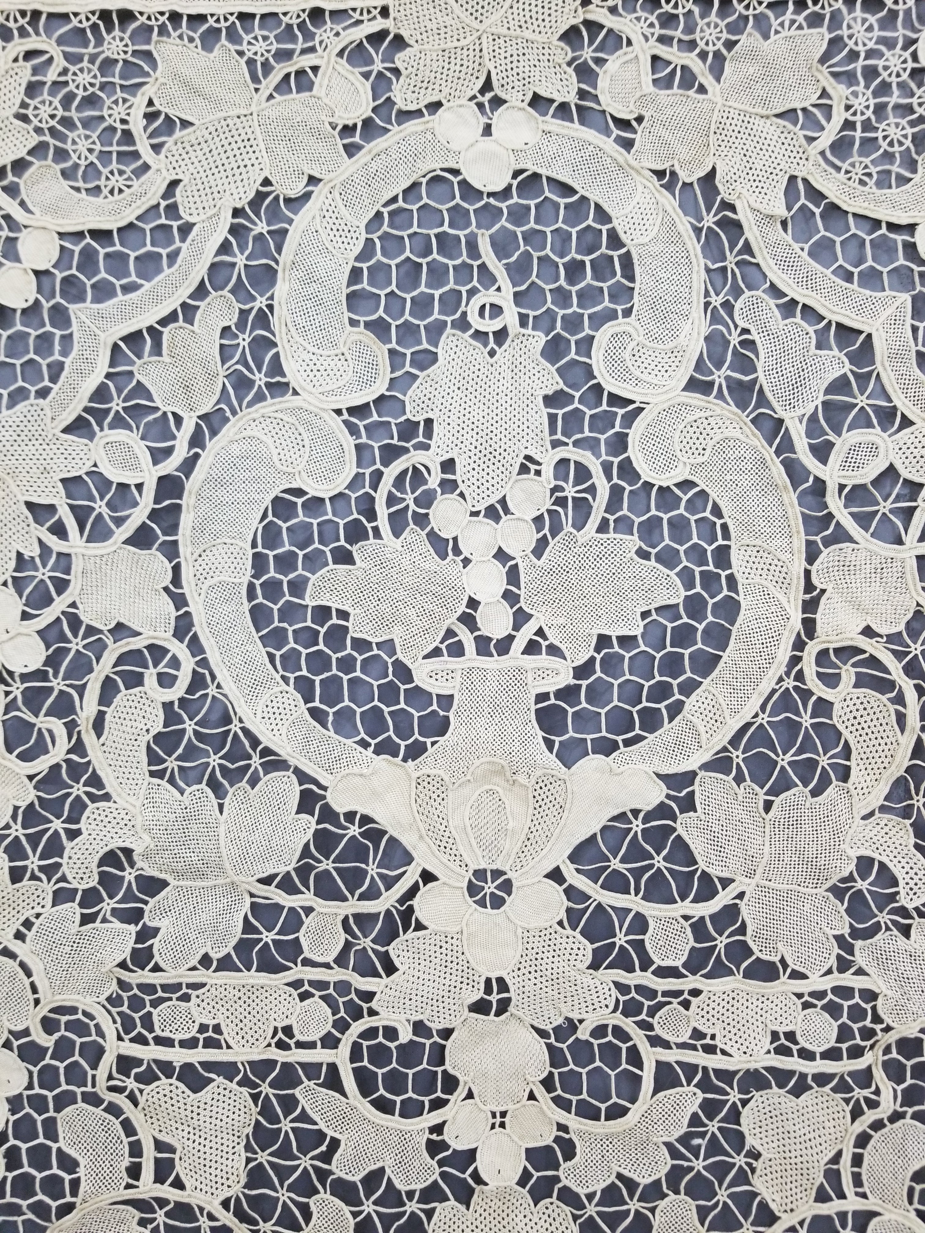 Vintage Italian Point De Venise Needle Lace Tablecloth 256x225cm
