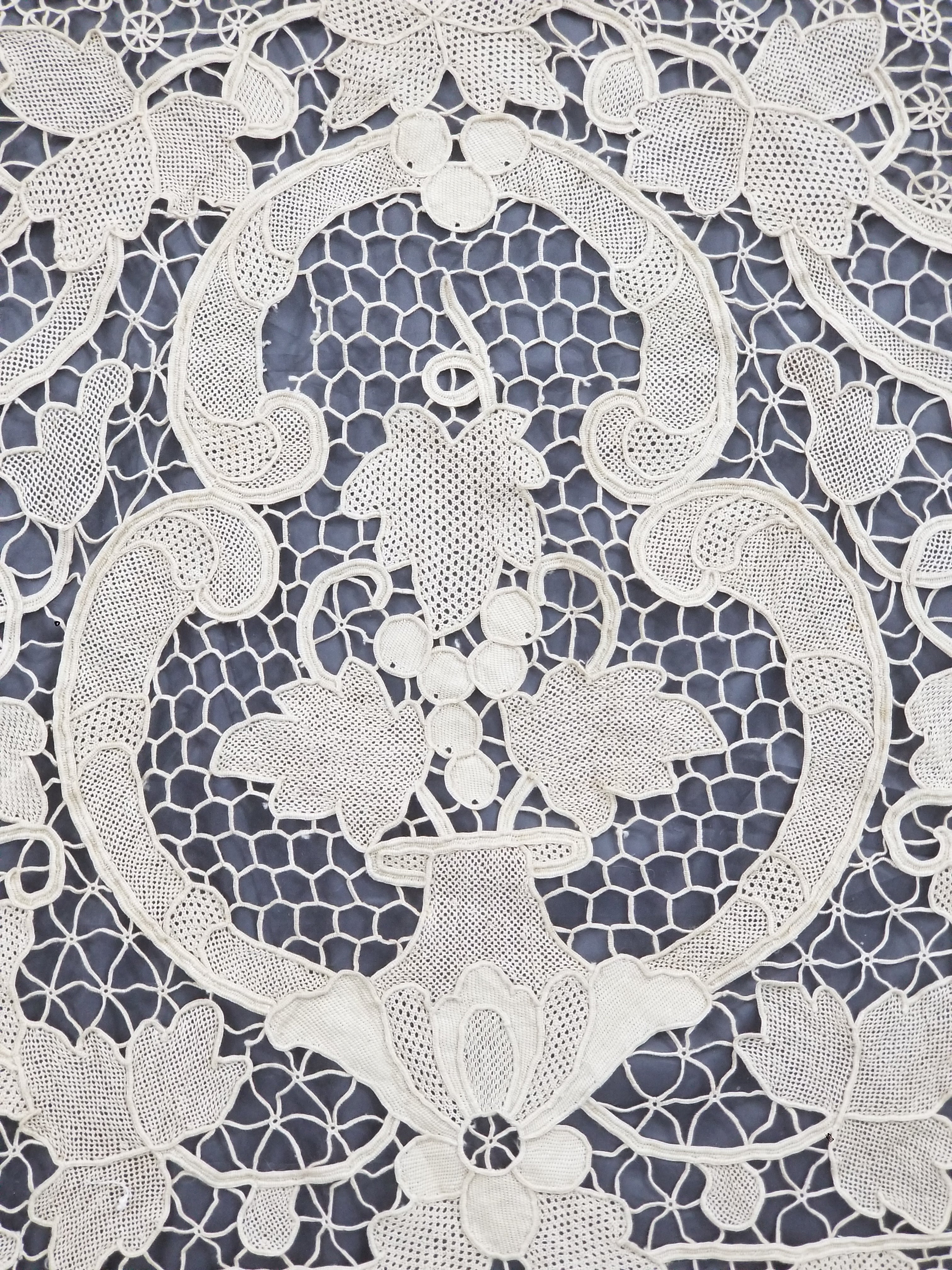 Vintage Italian Point De Venise Needle Lace Tablecloth 256x225cm