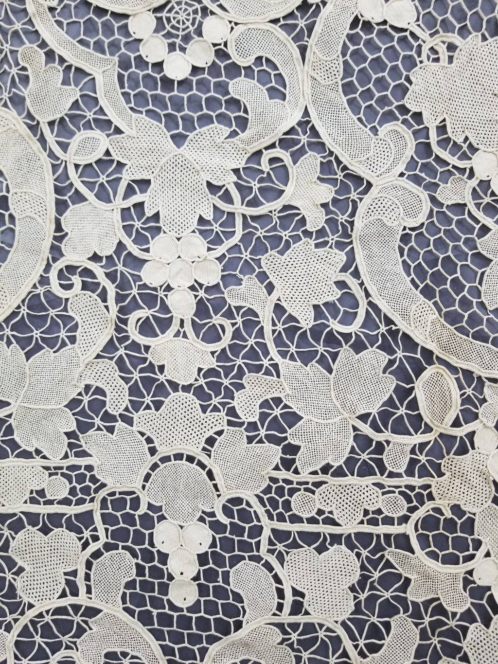 Vintage Italian Point De Venise Needle Lace Tablecloth 256x225cm