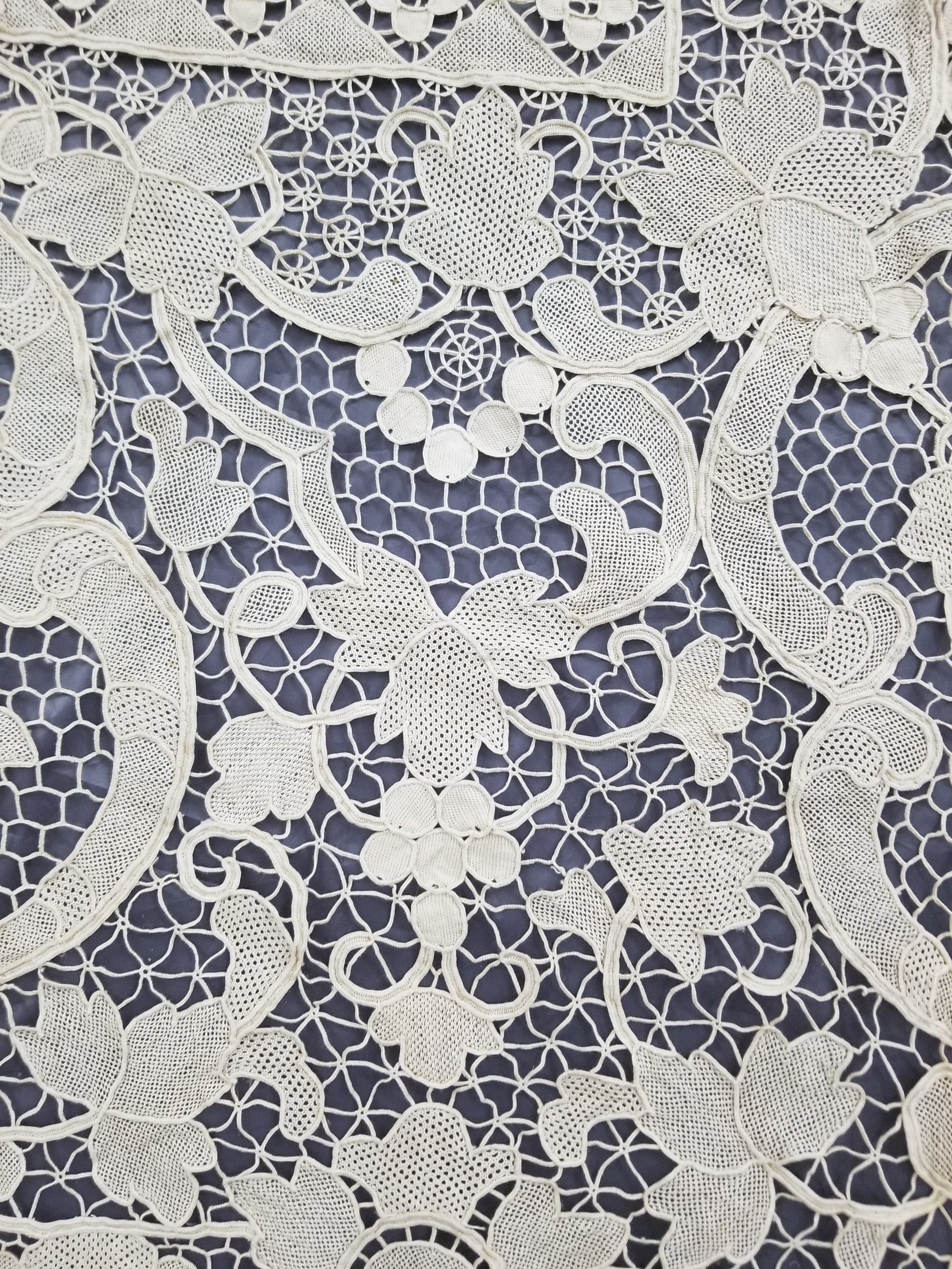 Vintage Italian Point De Venise Needle Lace Tablecloth 256x225cm