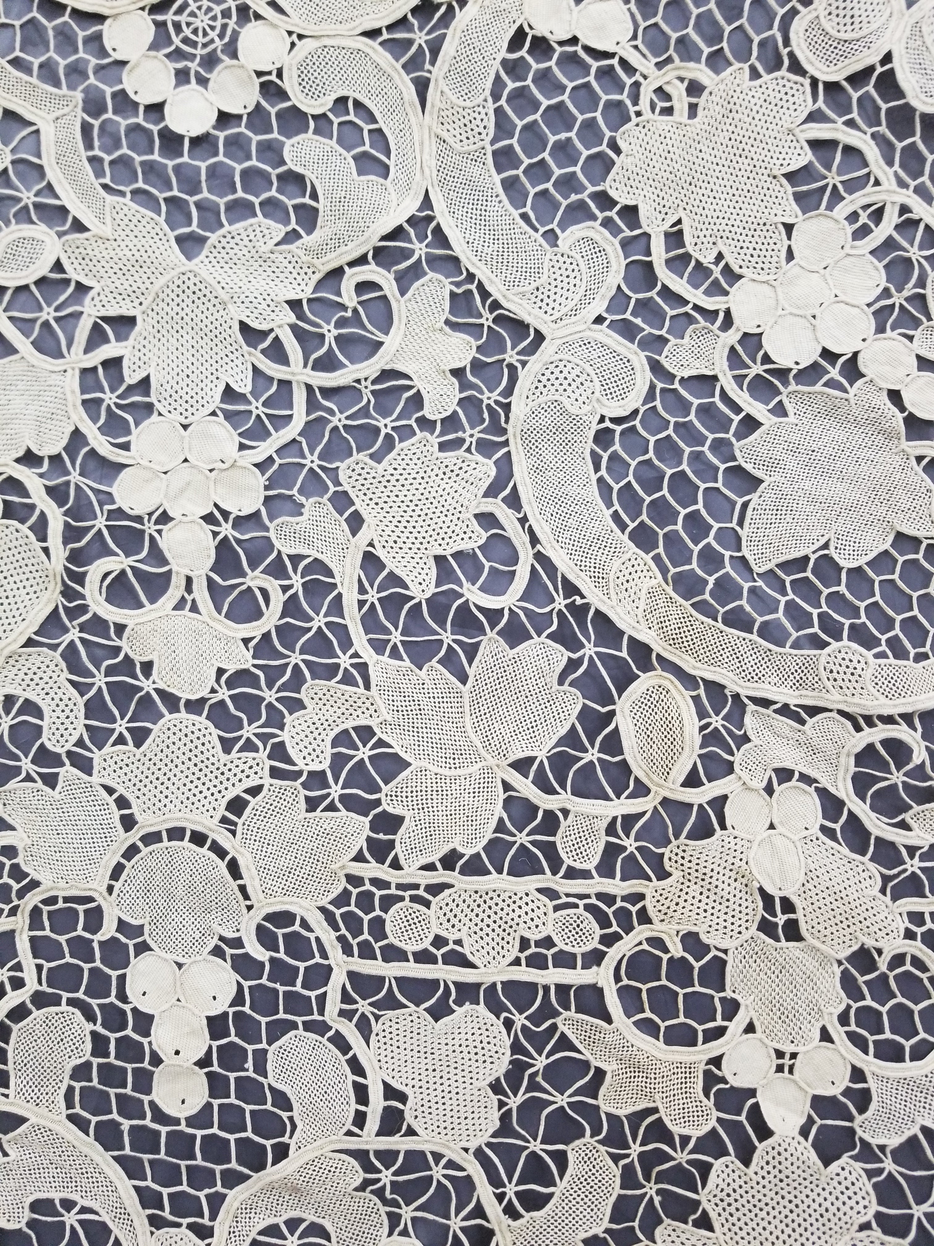 Vintage Italian Point De Venise Needle Lace Tablecloth 256x225cm