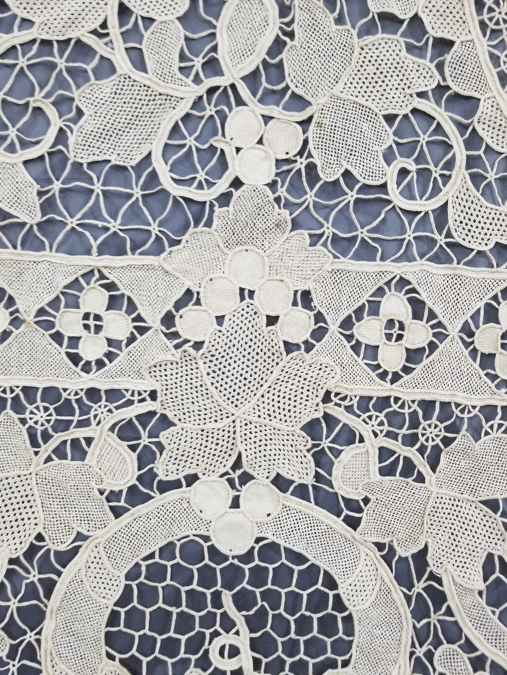Vintage Italian Point De Venise Needle Lace Tablecloth 256x225cm