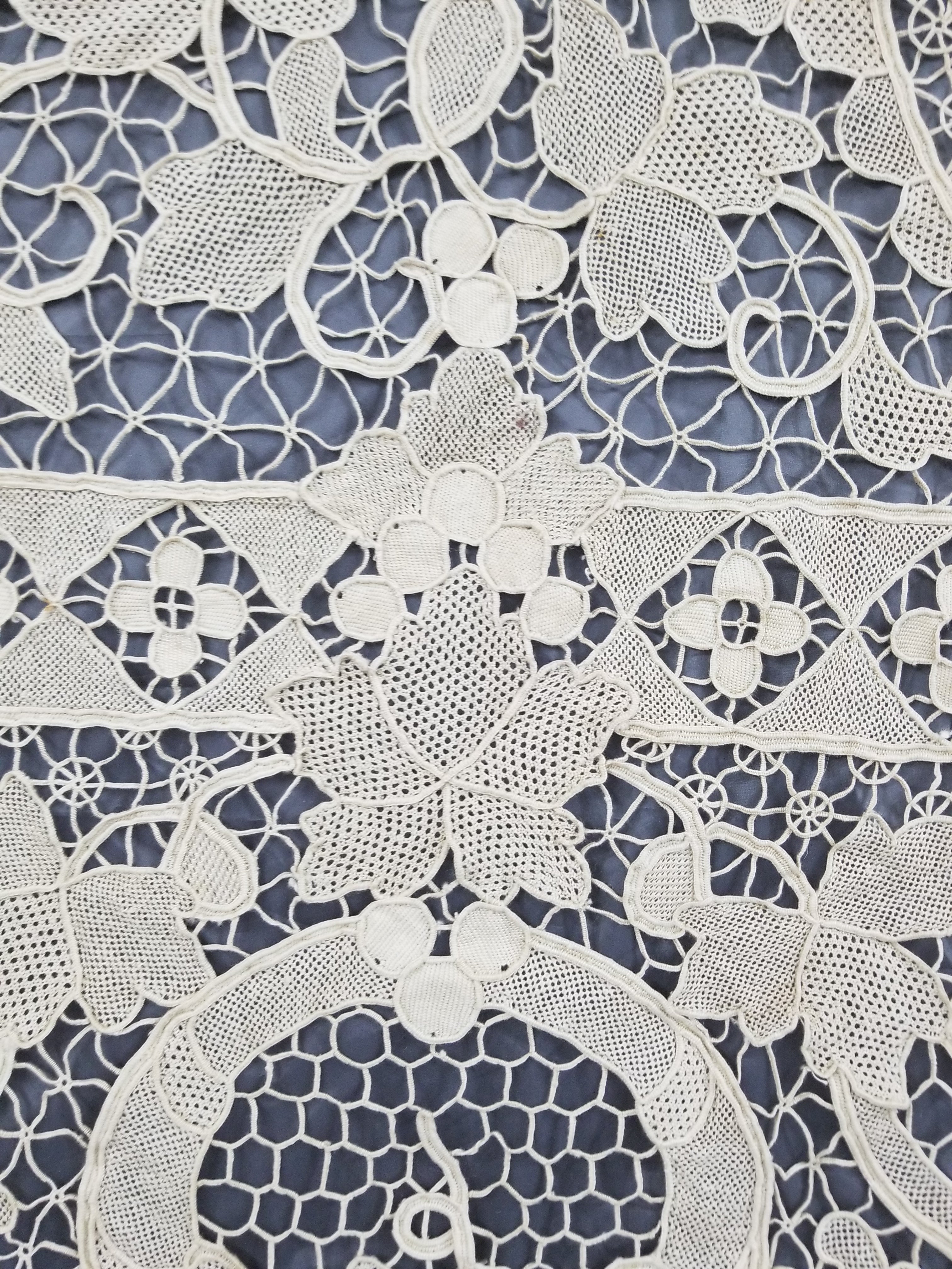Vintage Italian Point De Venise Needle Lace Tablecloth 256x225cm