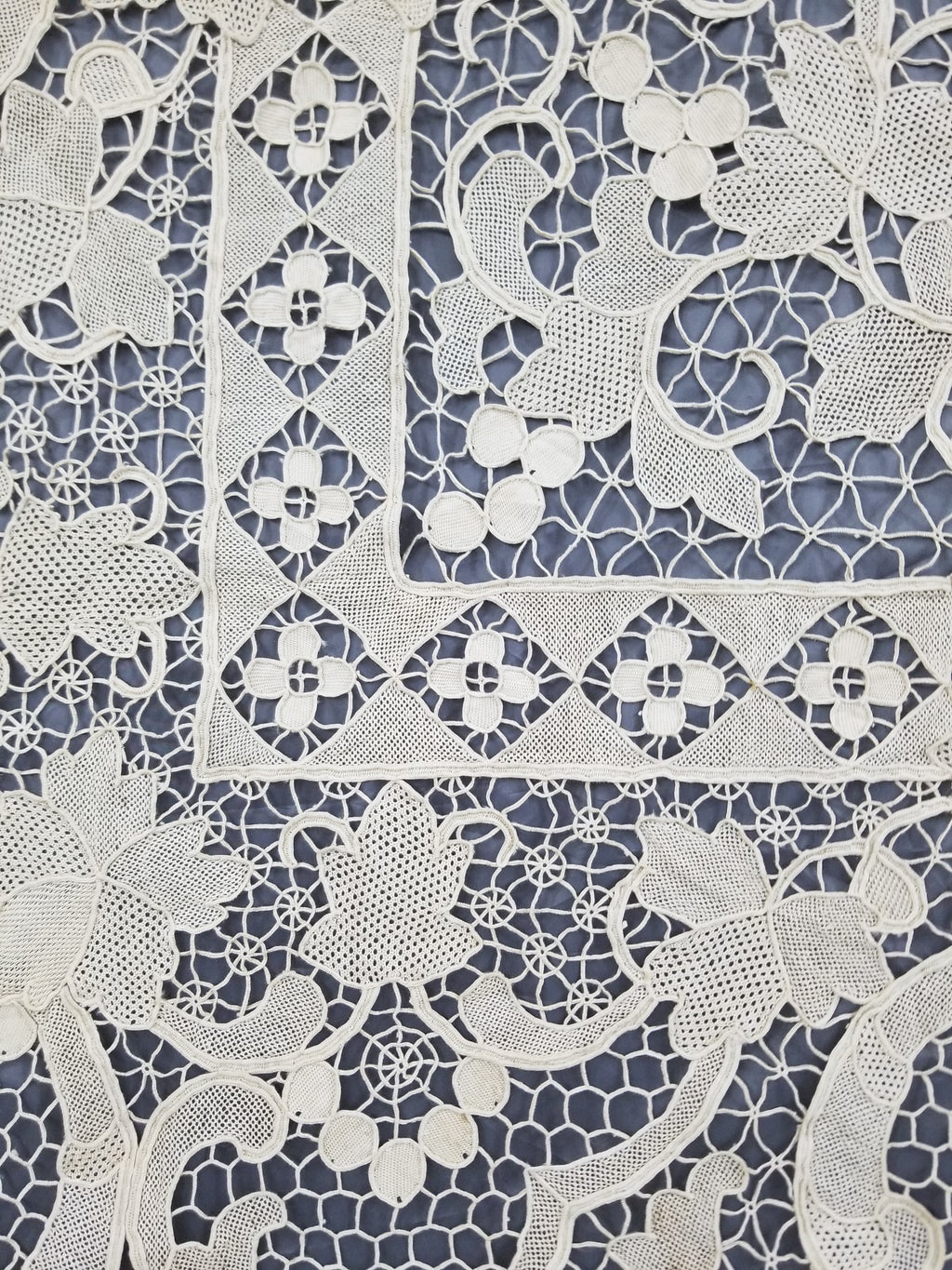 Vintage Italian Point De Venise Needle Lace Tablecloth 256x225cm