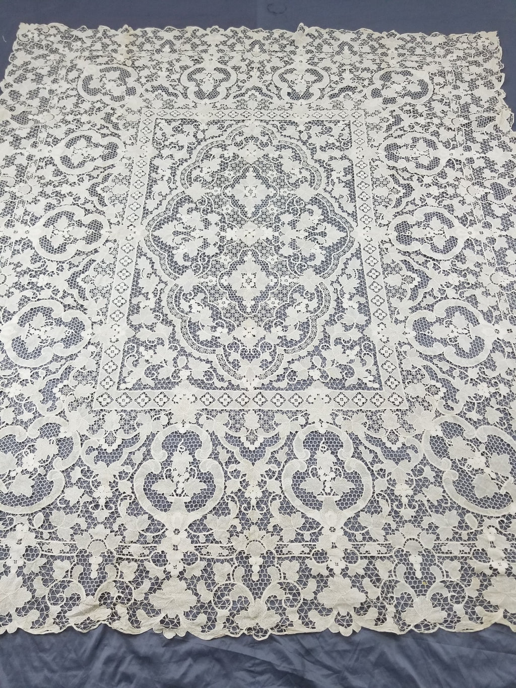 Vintage Italian Point De Venise Needle Lace Tablecloth 256x225cm