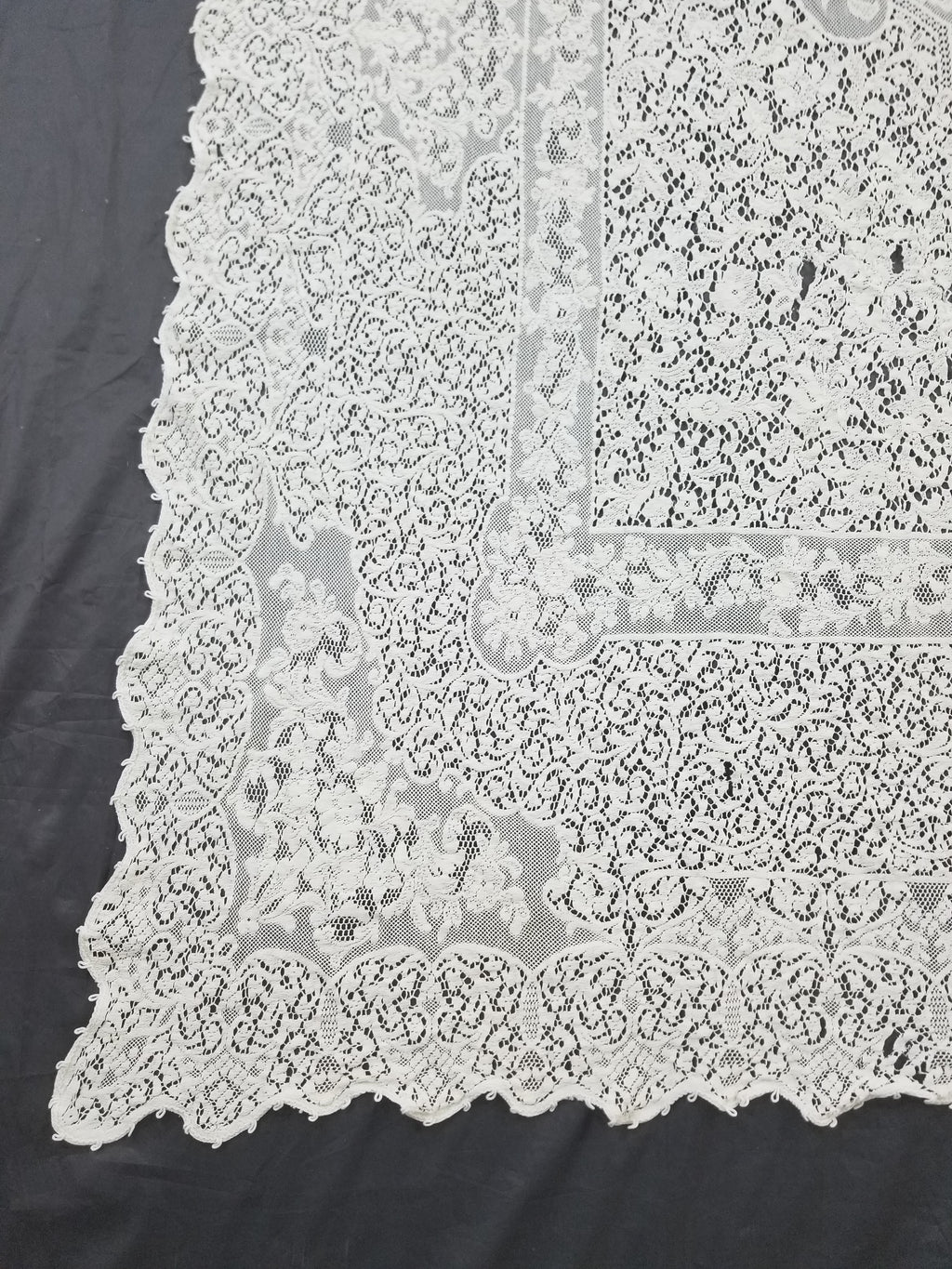 Vintage European Floral & Cherub Brussels Lace Tablecloth 250x50cm