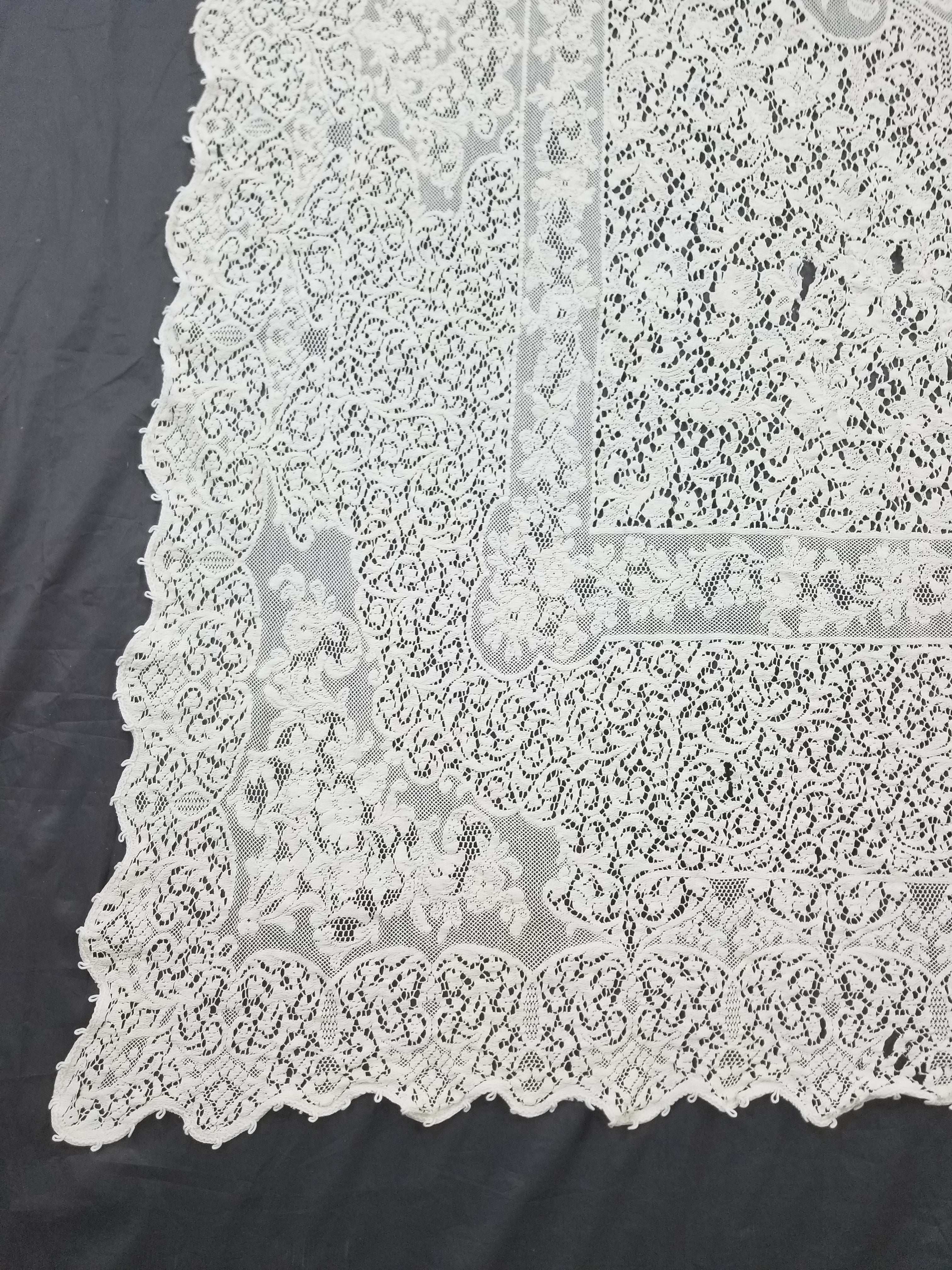Vintage European Floral & Cherub Brussels Lace Tablecloth 250x50cm