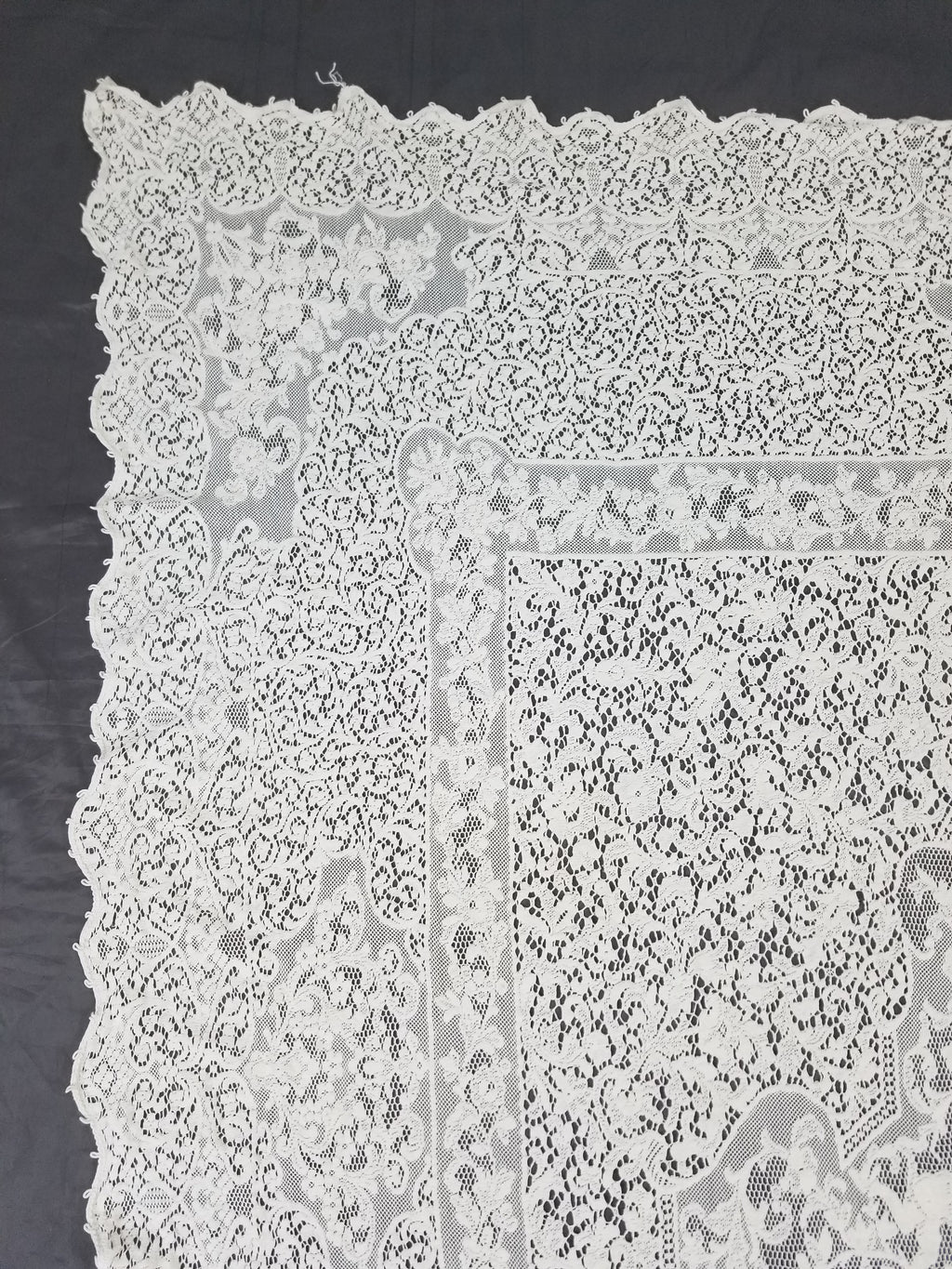 Vintage European Floral & Cherub Brussels Lace Tablecloth 250x50cm