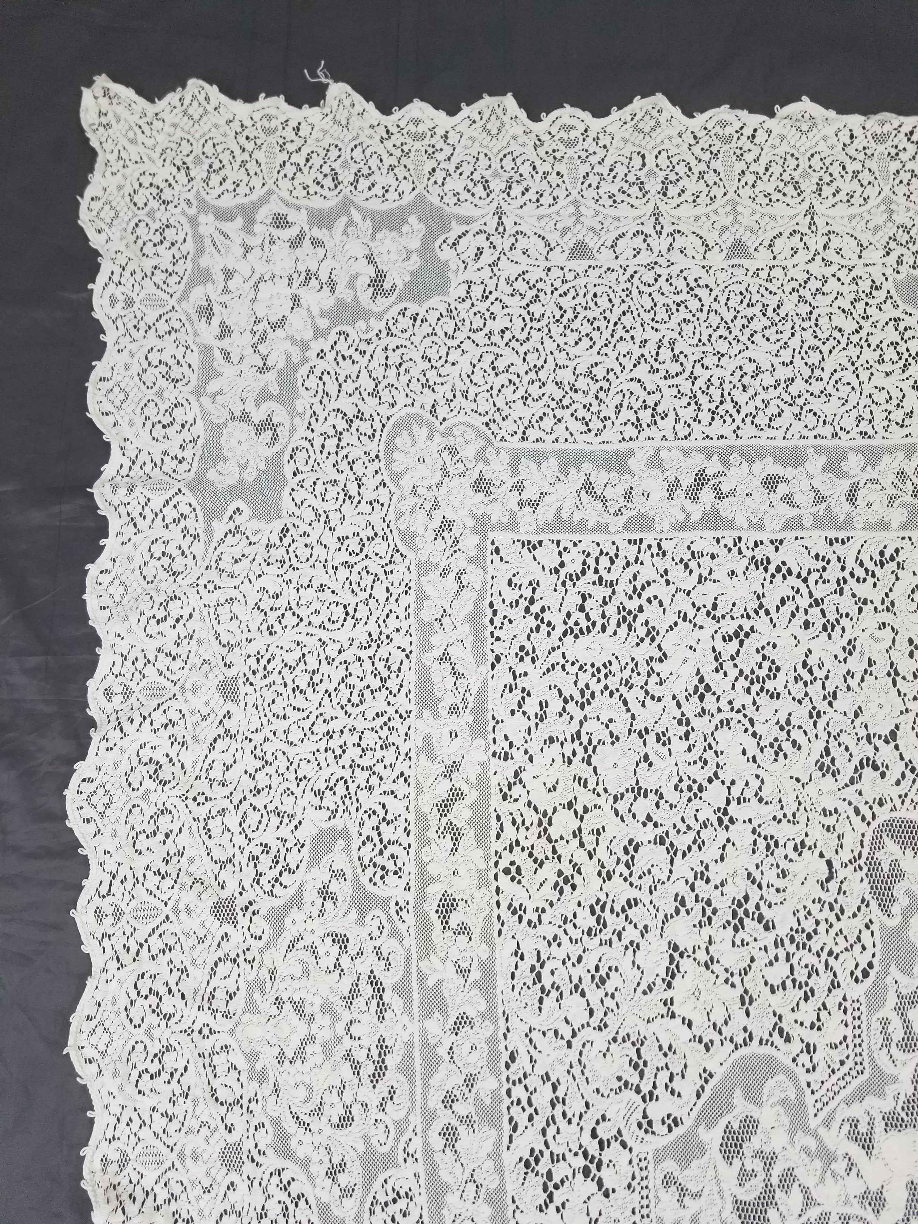Vintage European Floral & Cherub Brussels Lace Tablecloth 250x50cm