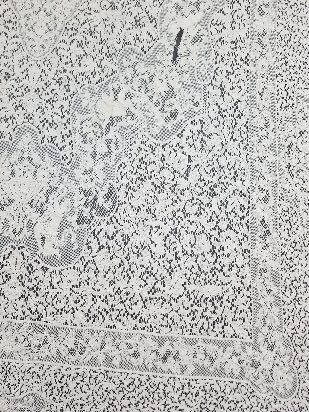 Vintage European Floral & Cherub Brussels Lace Tablecloth 250x50cm
